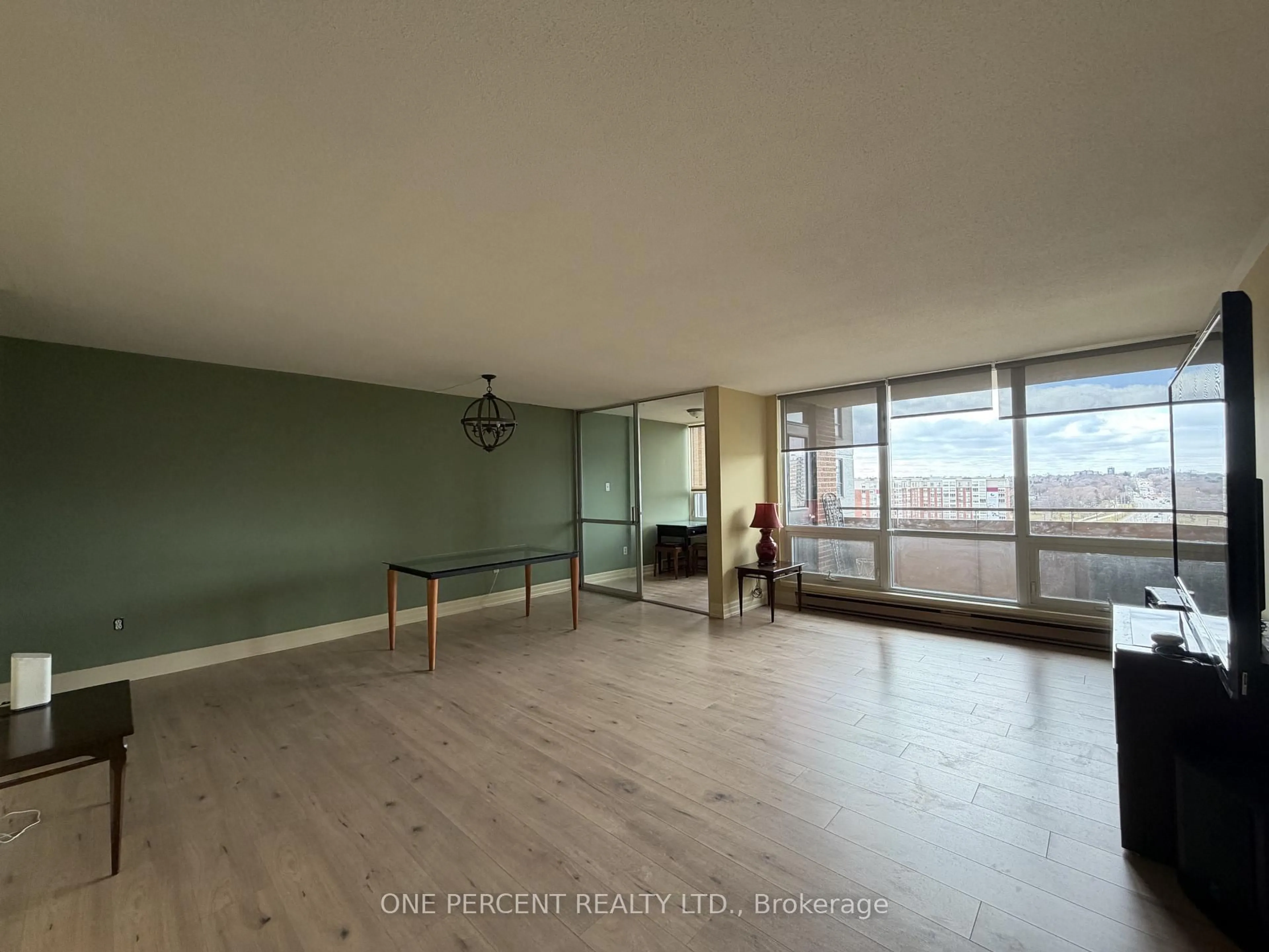 A pic of a room for 61 Richview Rd #1402, Toronto Ontario M9A 4M8