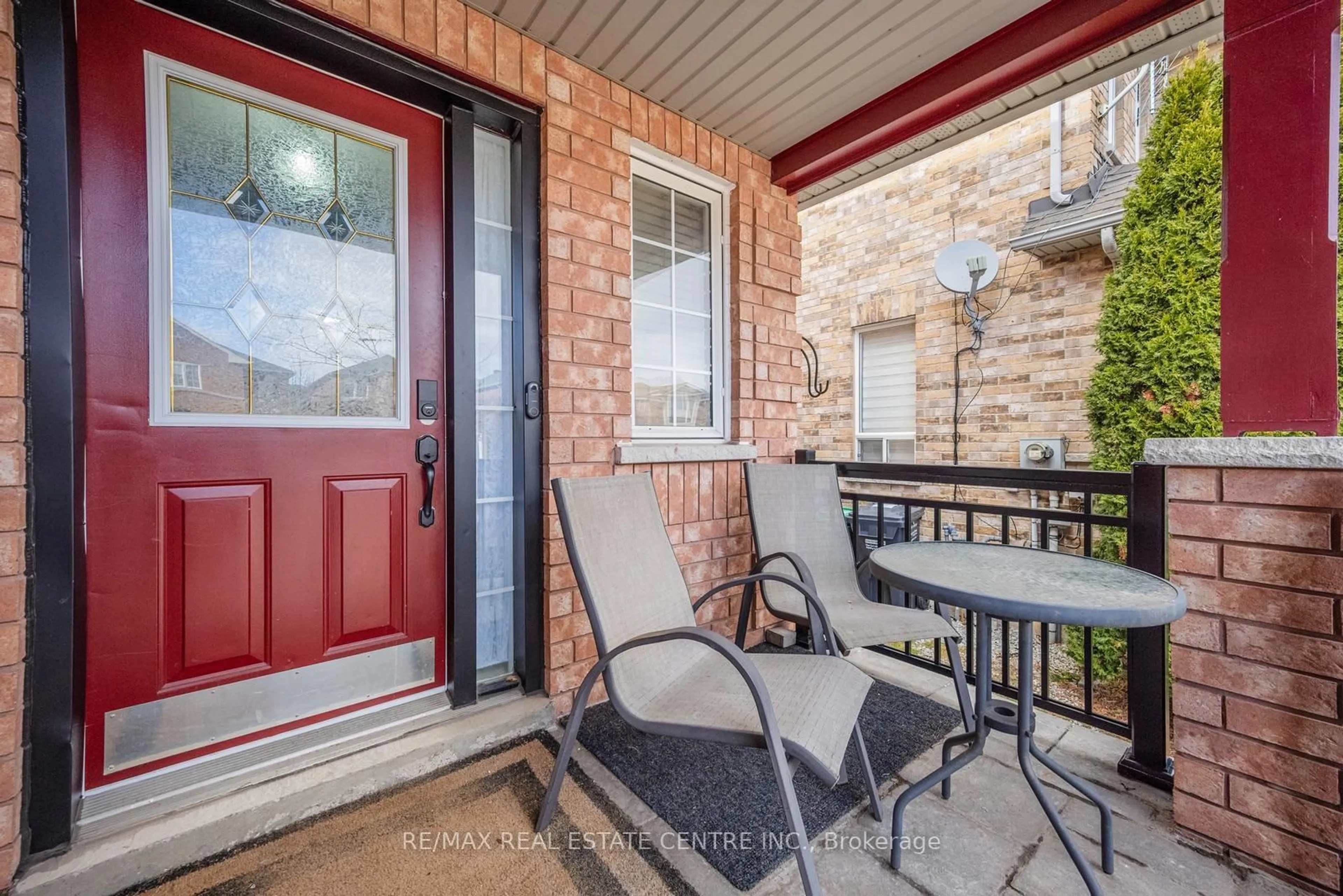 Indoor entryway for 3386 Crimson King Circ, Mississauga Ontario L5N 8N1