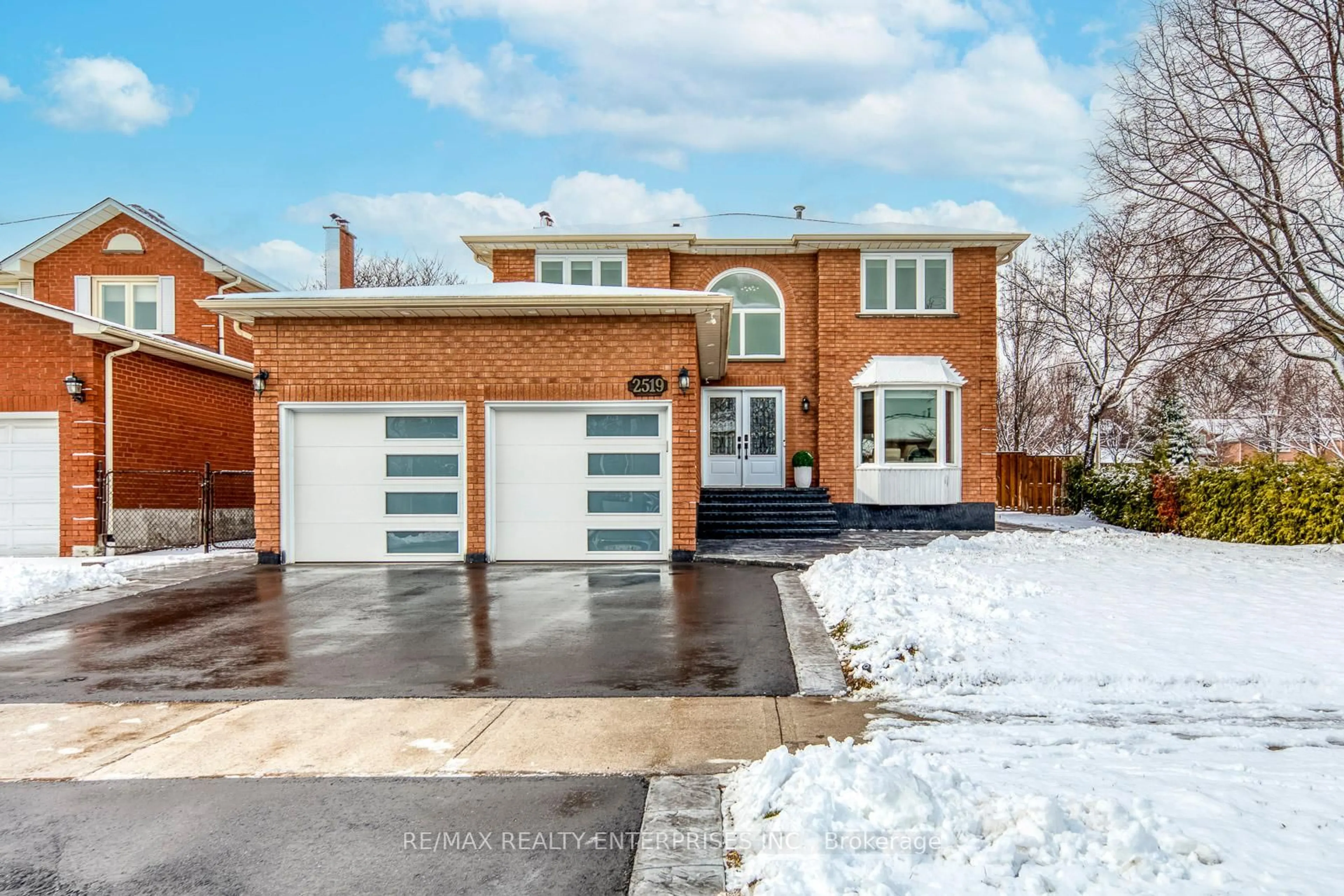 Home with brick exterior material, street for 2519 Wynten Way, Oakville Ontario L6J 7K5