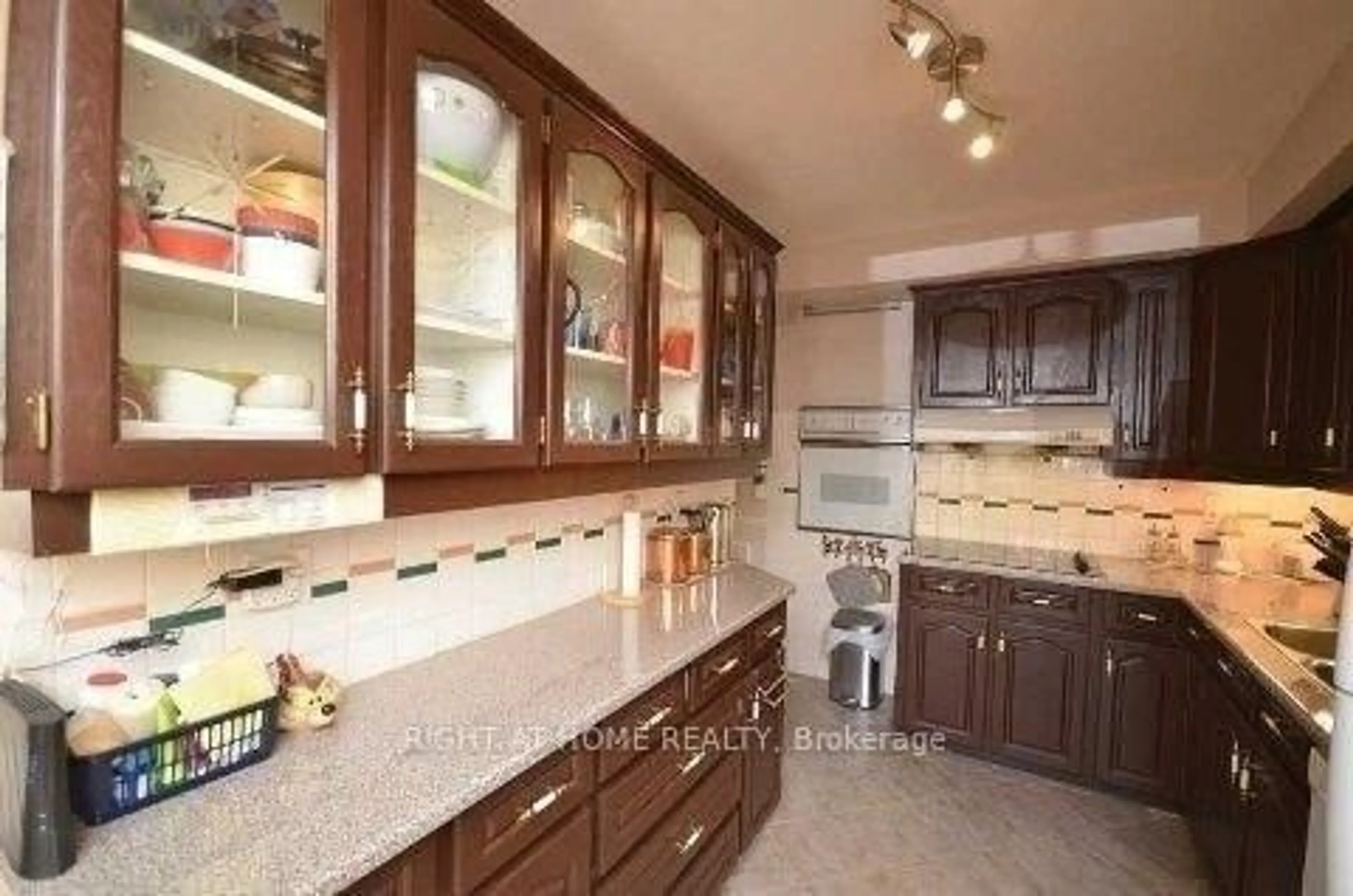 Unknown for 7475 Goreway Dr #17, Mississauga Ontario L4T 3T3