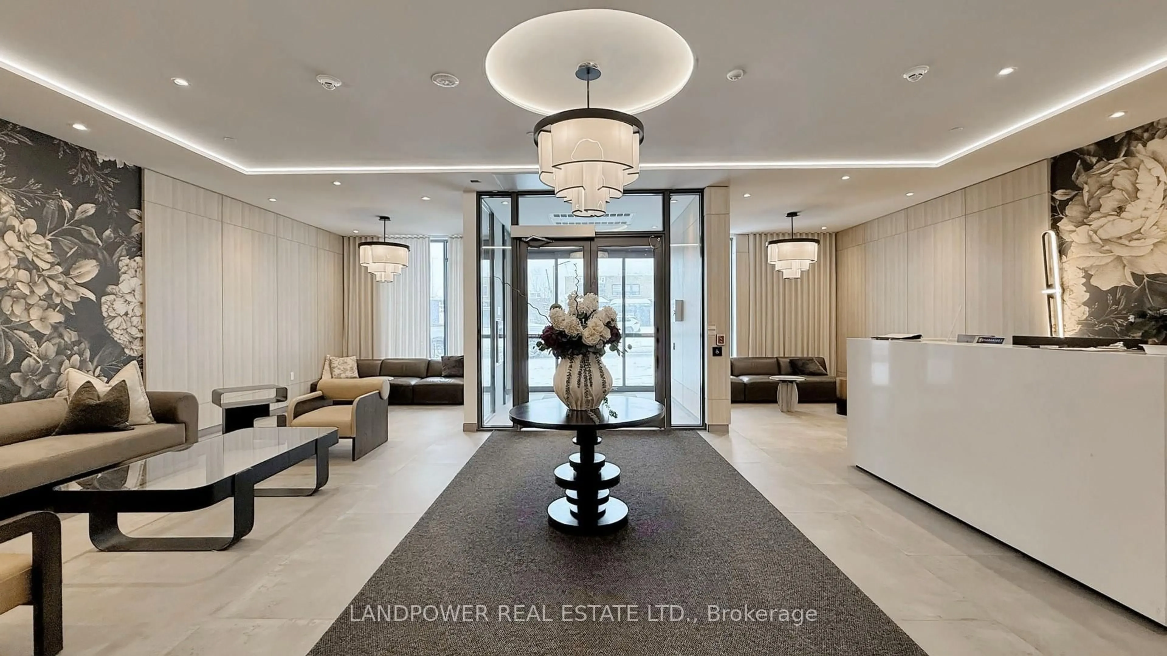 Indoor foyer for 556 Marlee Ave #528, Toronto Ontario M6B 0B1