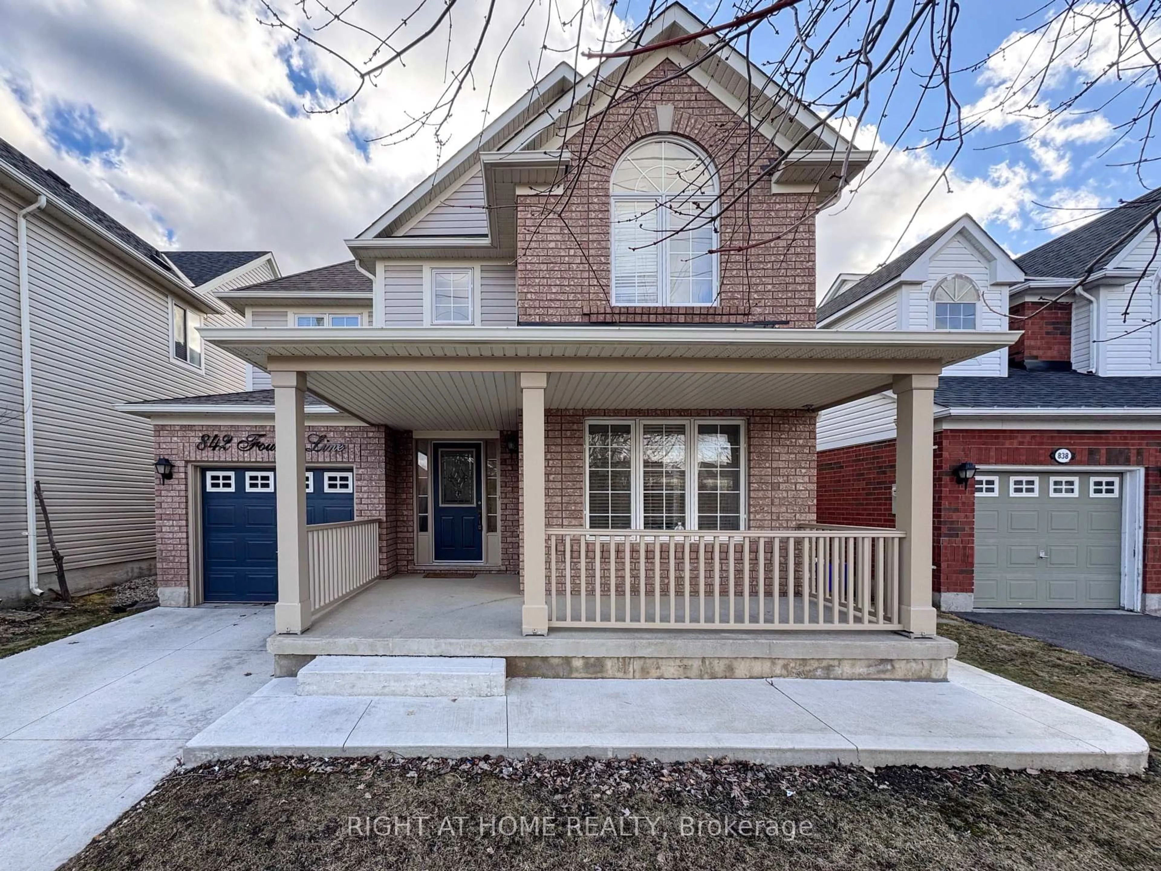 Home with brick exterior material, street for 842 Fourth Line, Milton Ontario L9T 6M5