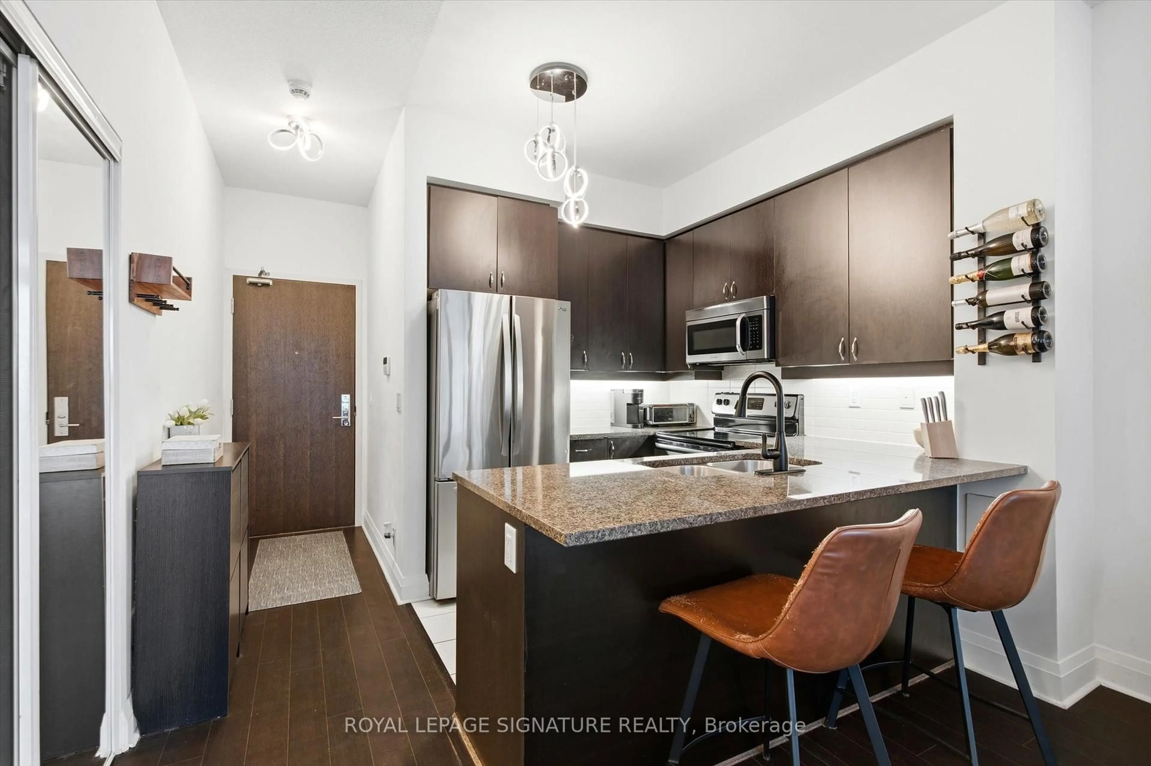 Open concept kitchen, unknown for 1185 The Queensway #527, Toronto Ontario M8Z 0C6