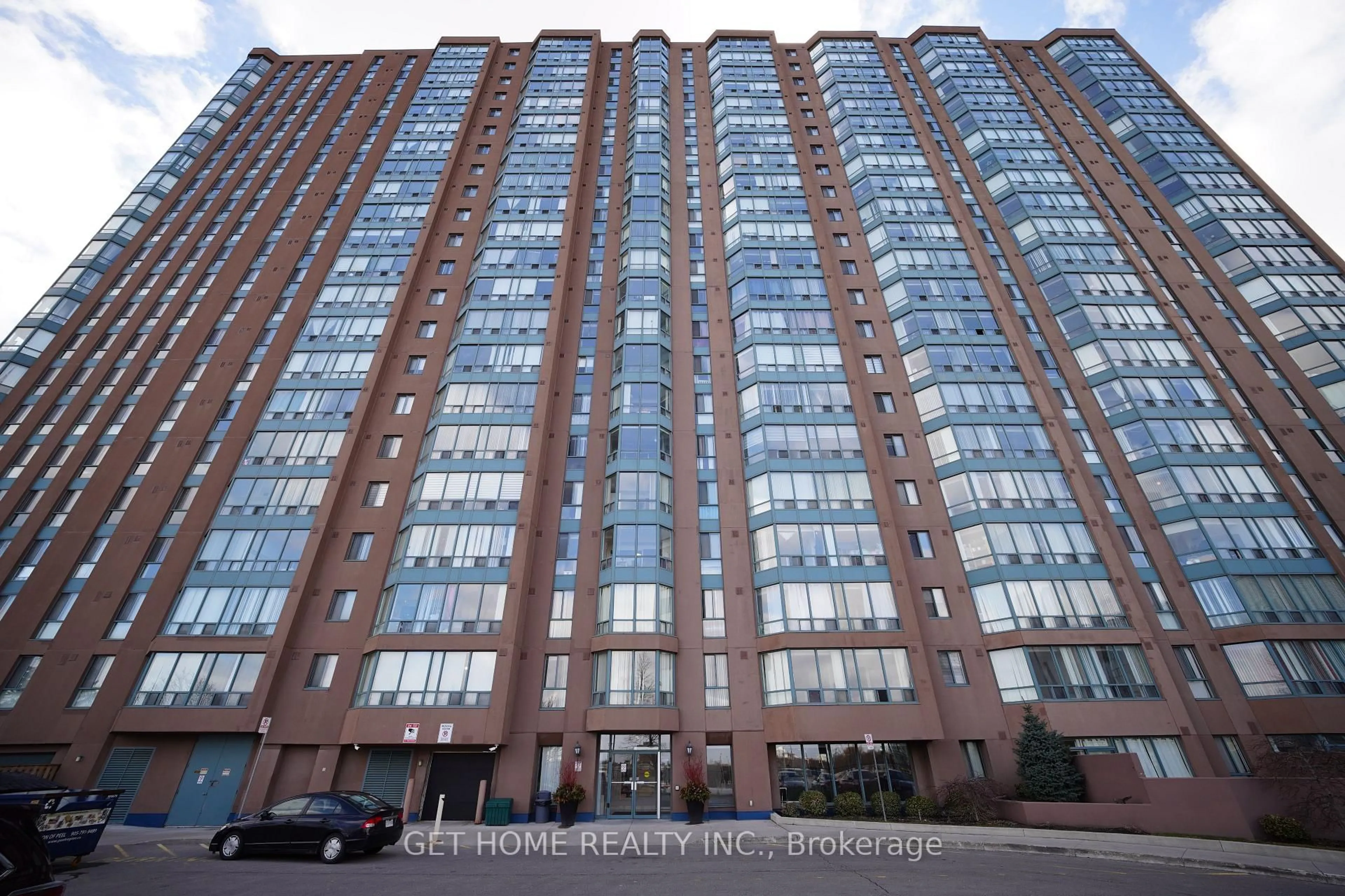Indoor foyer for 115 Hillcrest Ave #1402, Mississauga Ontario L5B 3Y9