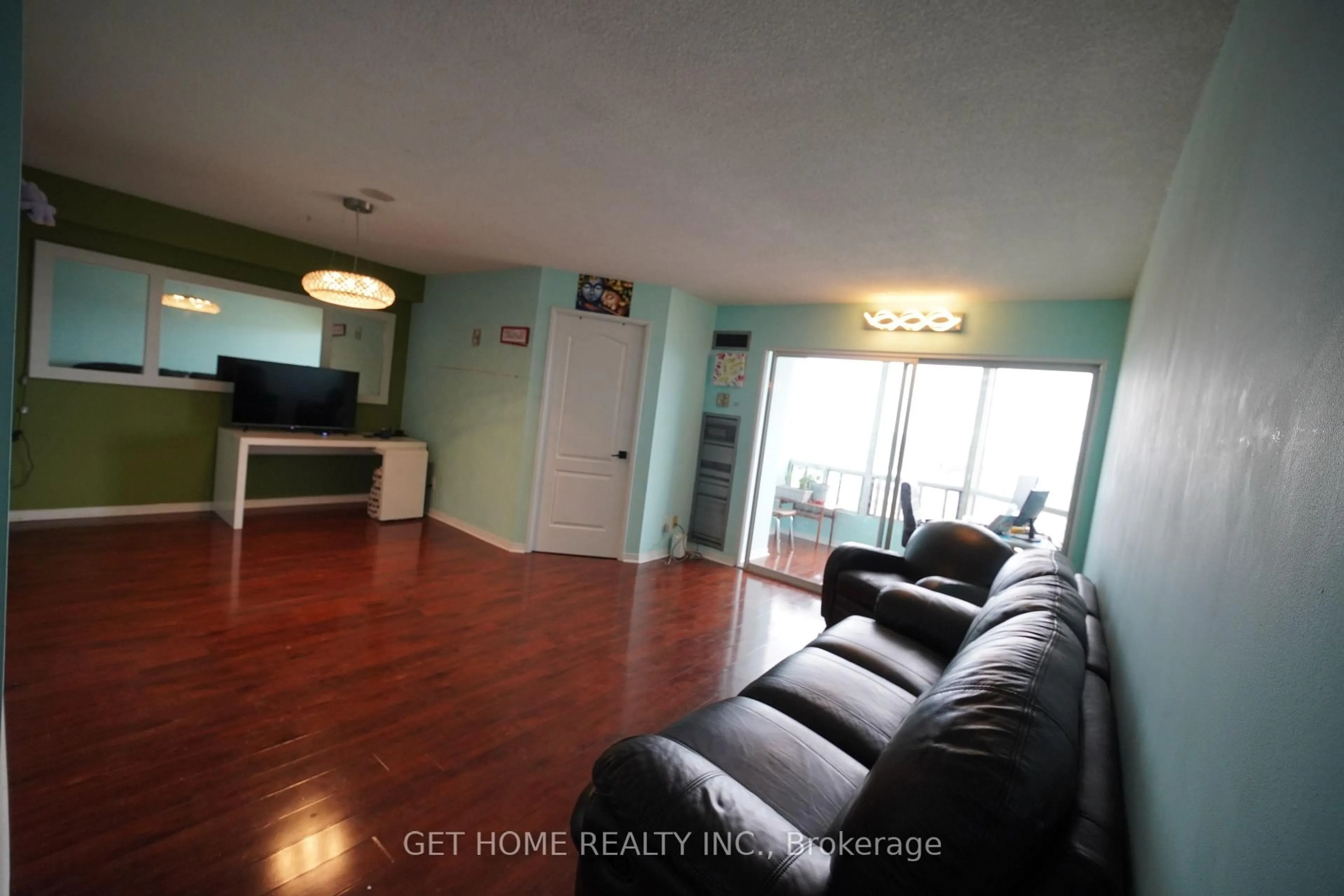 A pic of a room for 115 Hillcrest Ave #1402, Mississauga Ontario L5B 3Y9