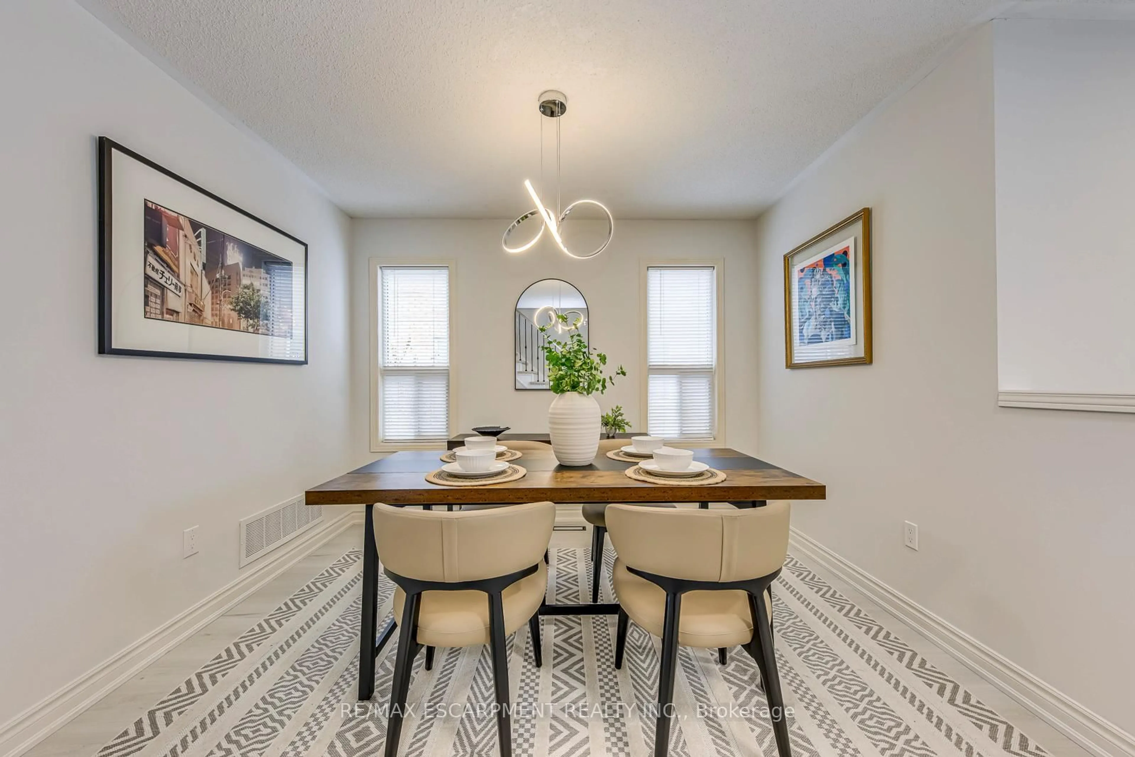 Dining room, unknown for 2468 Newcastle Cres, Oakville Ontario L6M 4P3