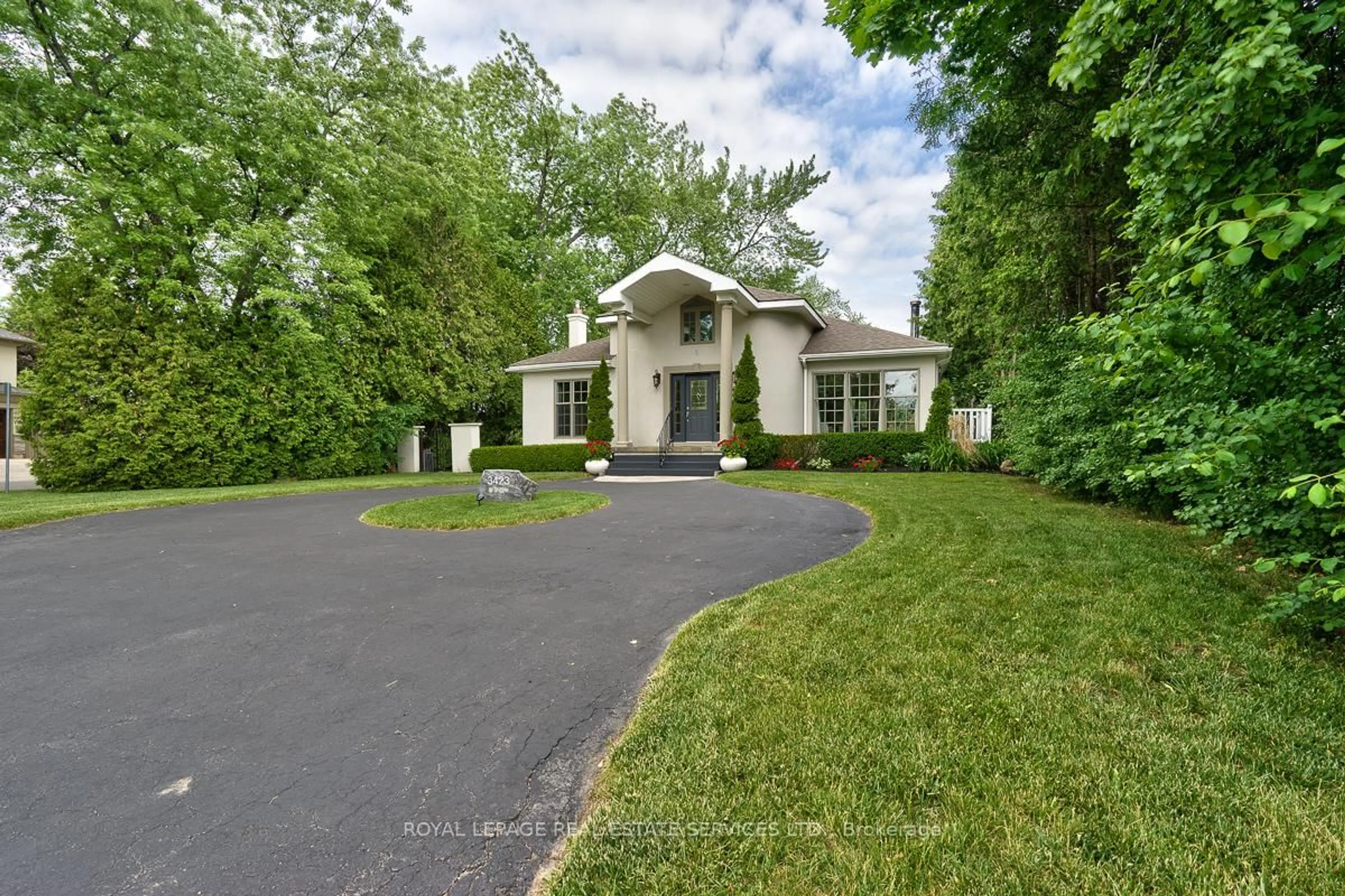 Unknown for 3423 Lakeshore Rd, Burlington Ontario L7N 1B5