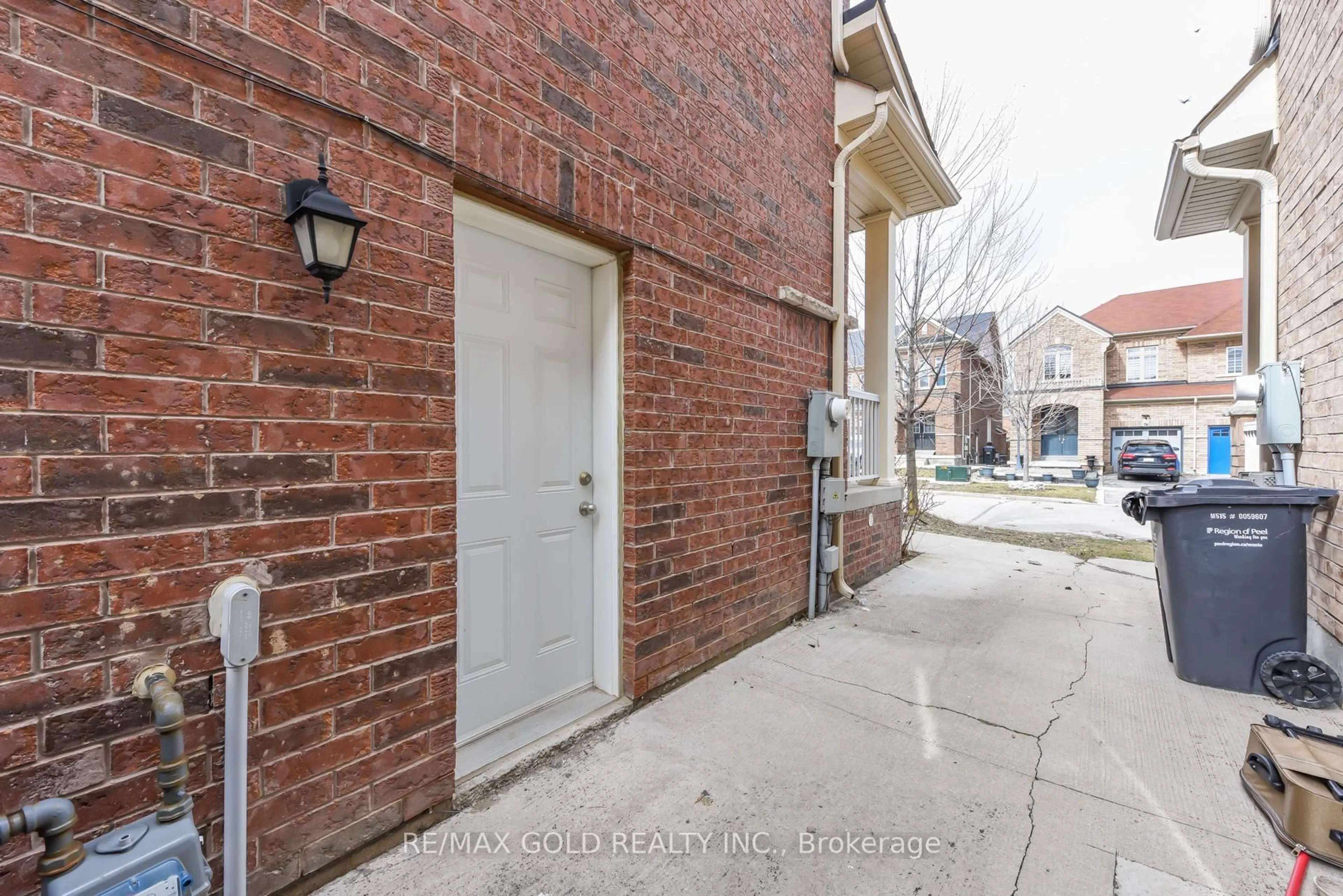 Patio, street for 59 Vezna Cres, Brampton Ontario L6X 5K4