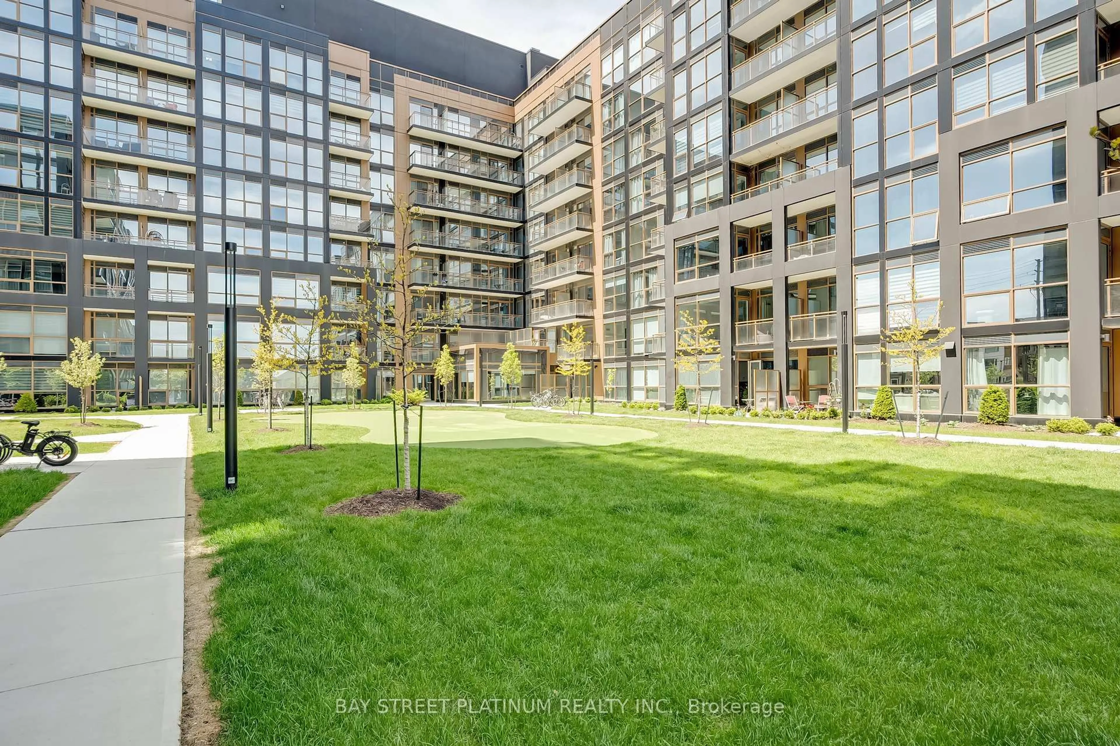 Patio, building for 2343 Khalsa Gate #537, Oakville Ontario L6M 4J2