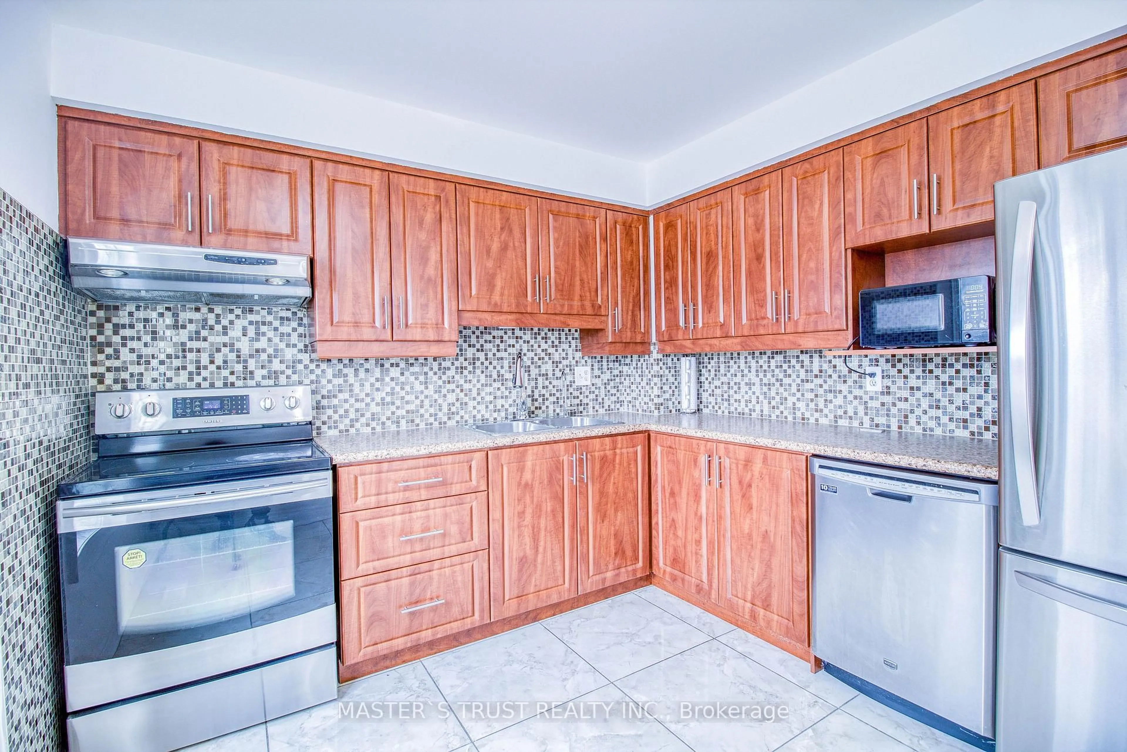 Standard kitchen, ceramic/tile floor for 900 Central Park Dr #1, Brampton Ontario L6S 3J6