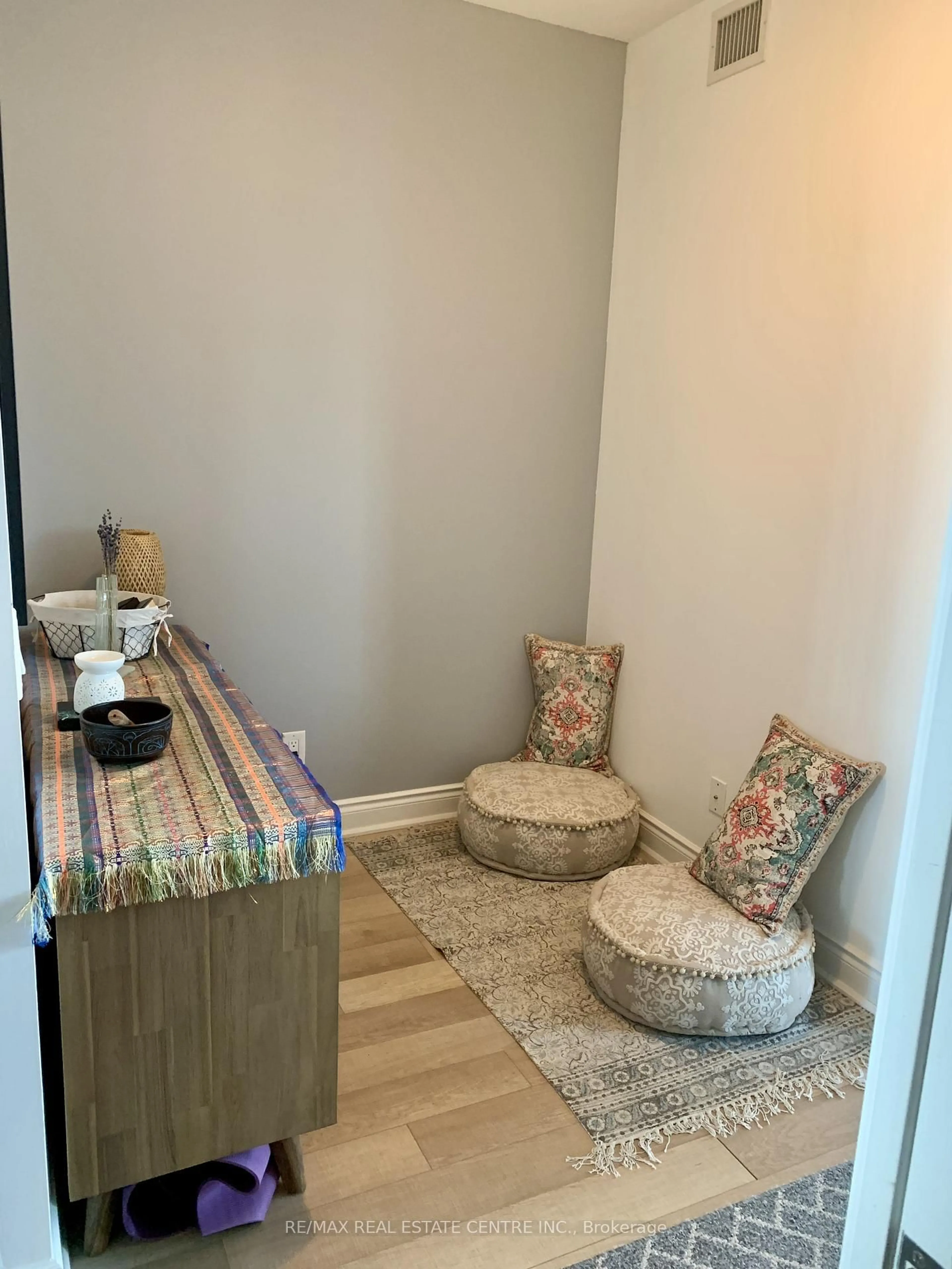 A pic of a room for 80 Marine Parade Dr #1906, Toronto Ontario M8V 0A3