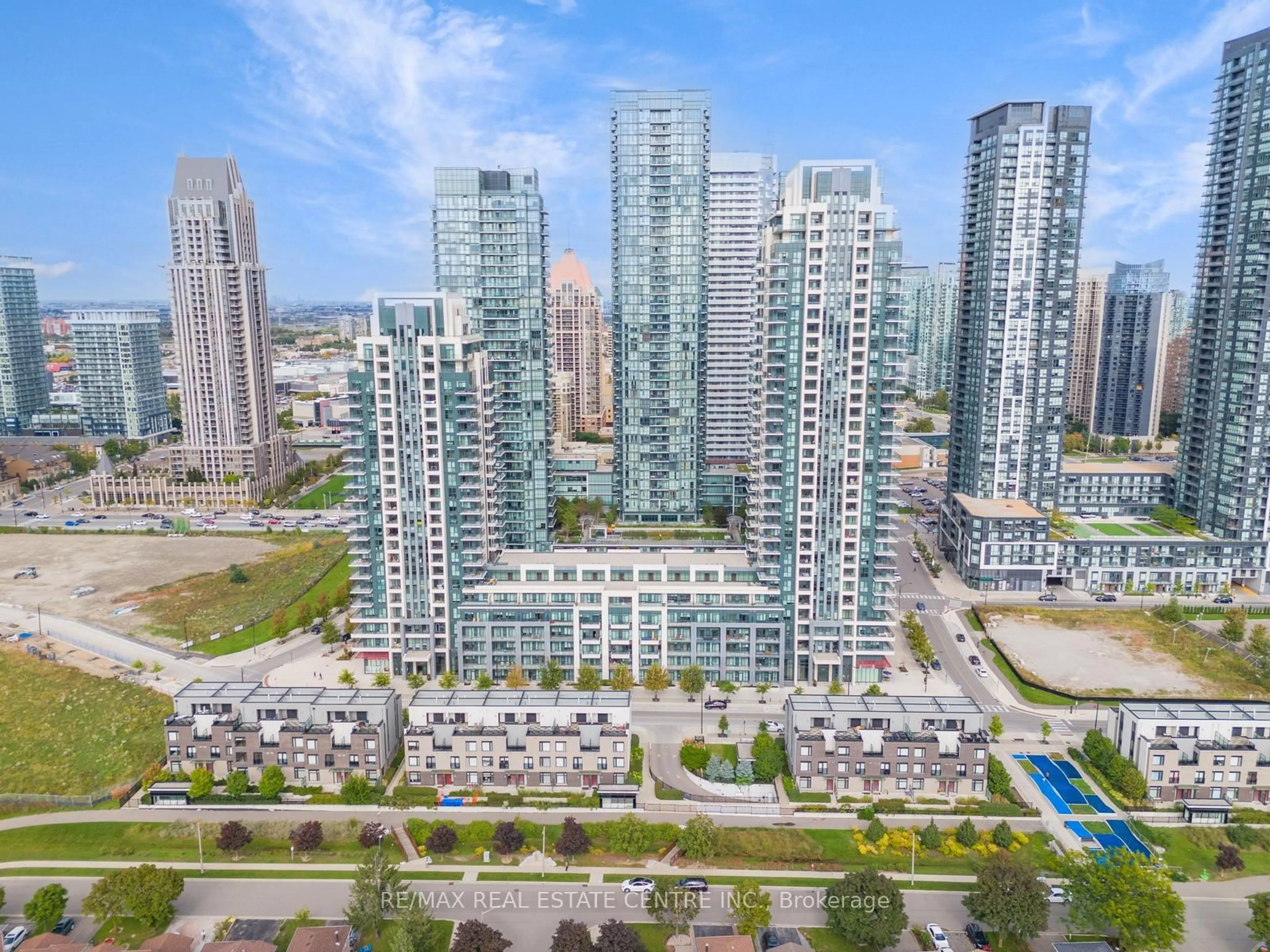 A pic from outside/outdoor area/front of a property/back of a property/a pic from drone, city buildings view from balcony for 4055 Parkside Village Dr #519, Mississauga Ontario L5B 0K8