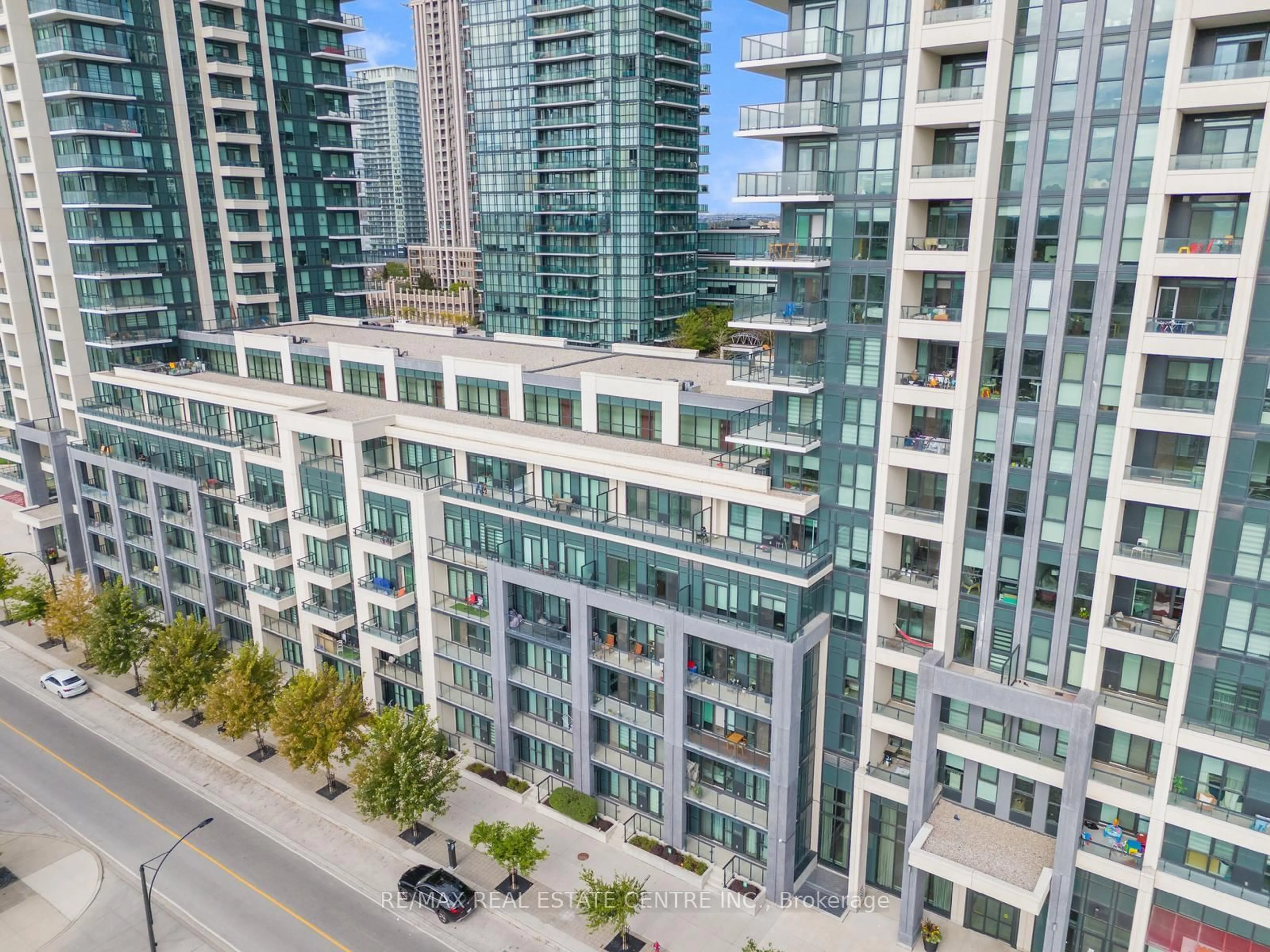 A pic from outside/outdoor area/front of a property/back of a property/a pic from drone, city buildings view from balcony for 4055 Parkside Village Dr #519, Mississauga Ontario L5B 0K8