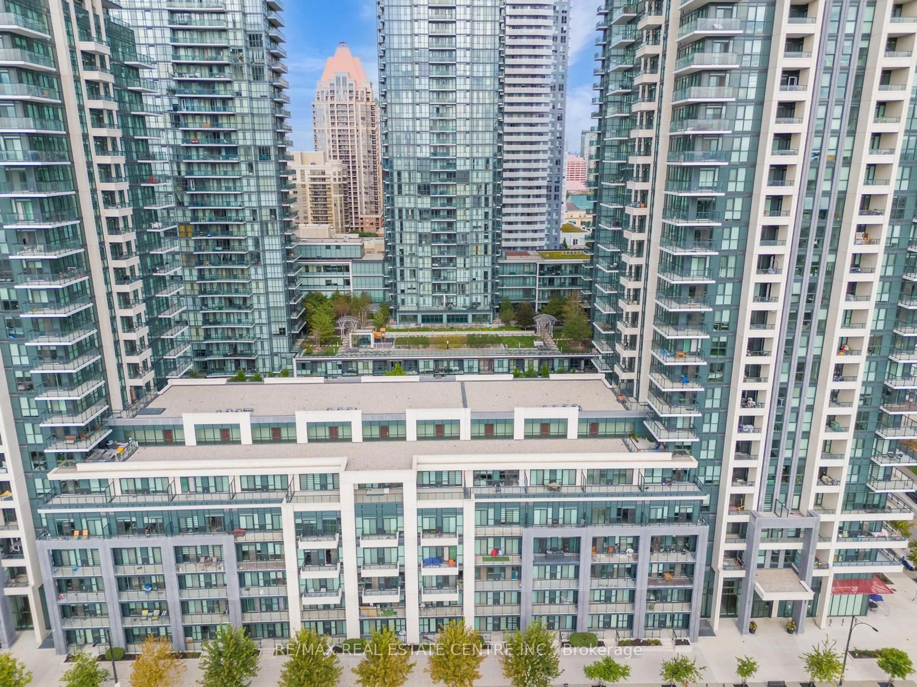 A pic from outside/outdoor area/front of a property/back of a property/a pic from drone, city buildings view from balcony for 4055 Parkside Village Dr #519, Mississauga Ontario L5B 0K8