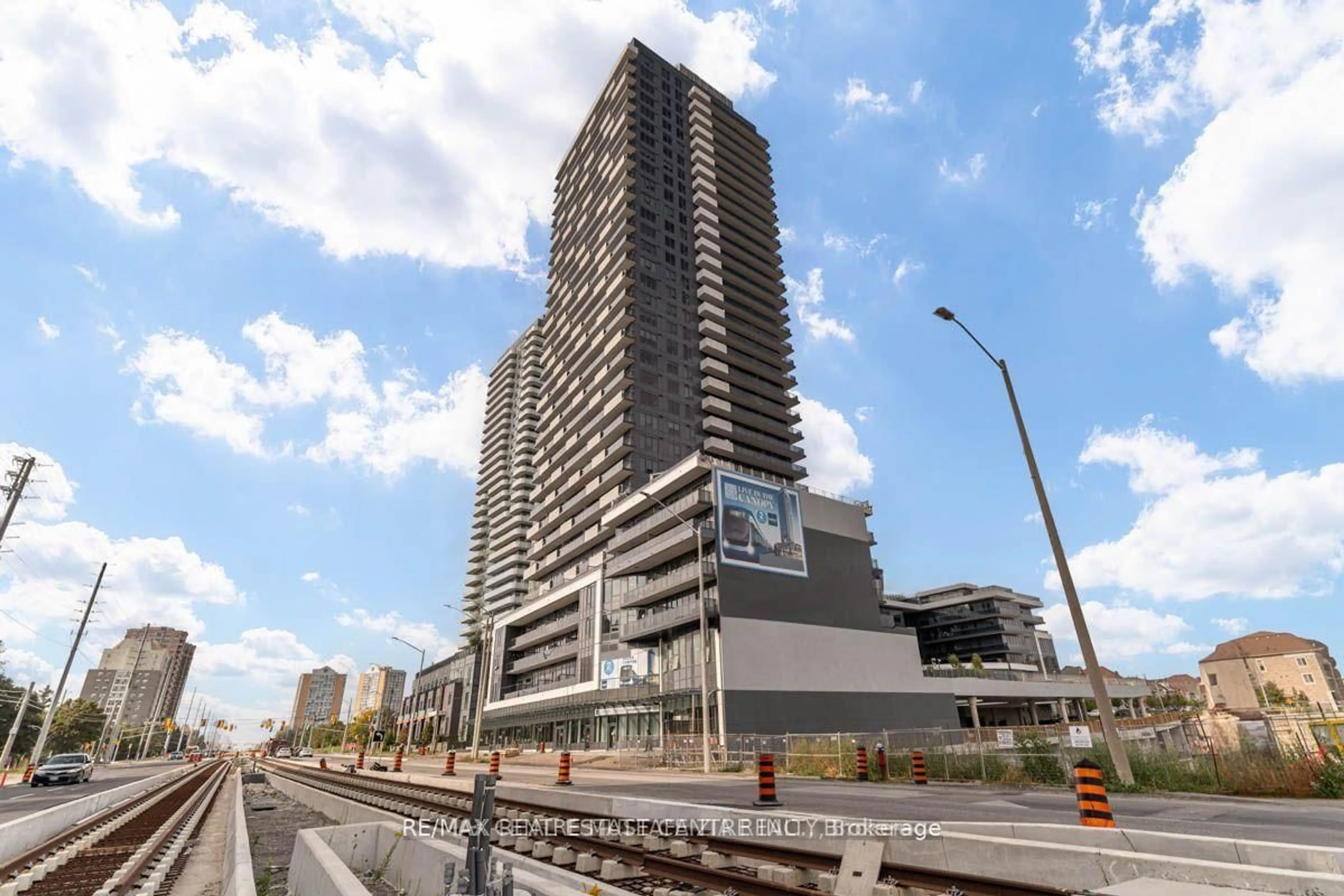 Unknown for 5105 Hurontario St #211, Mississauga Ontario L4Z 3X7