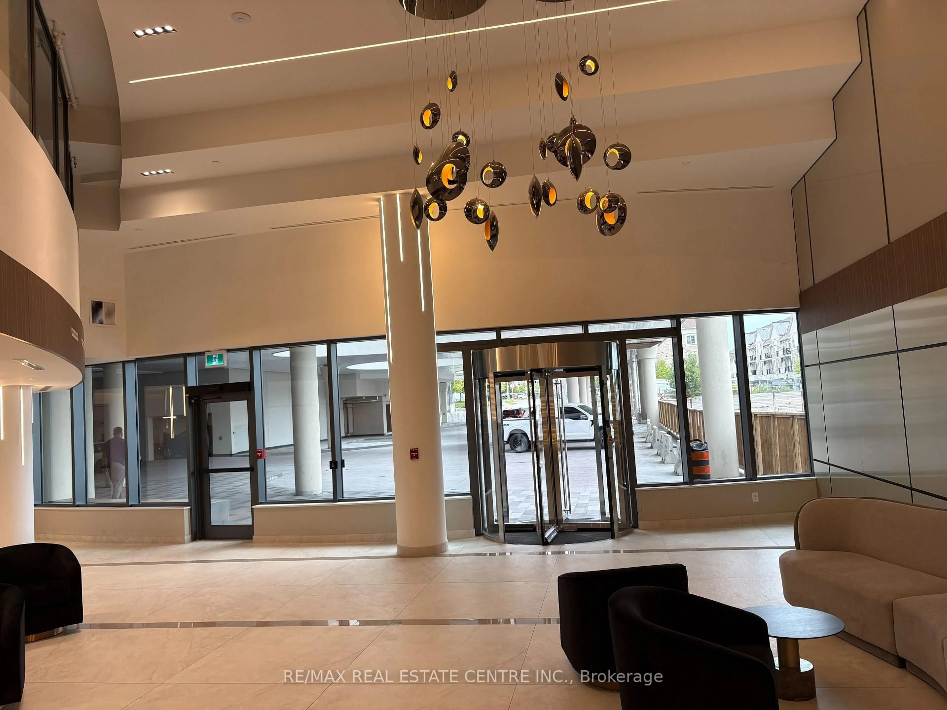 Lobby for 5105 Hurontario St #211, Mississauga Ontario L4Z 3X7