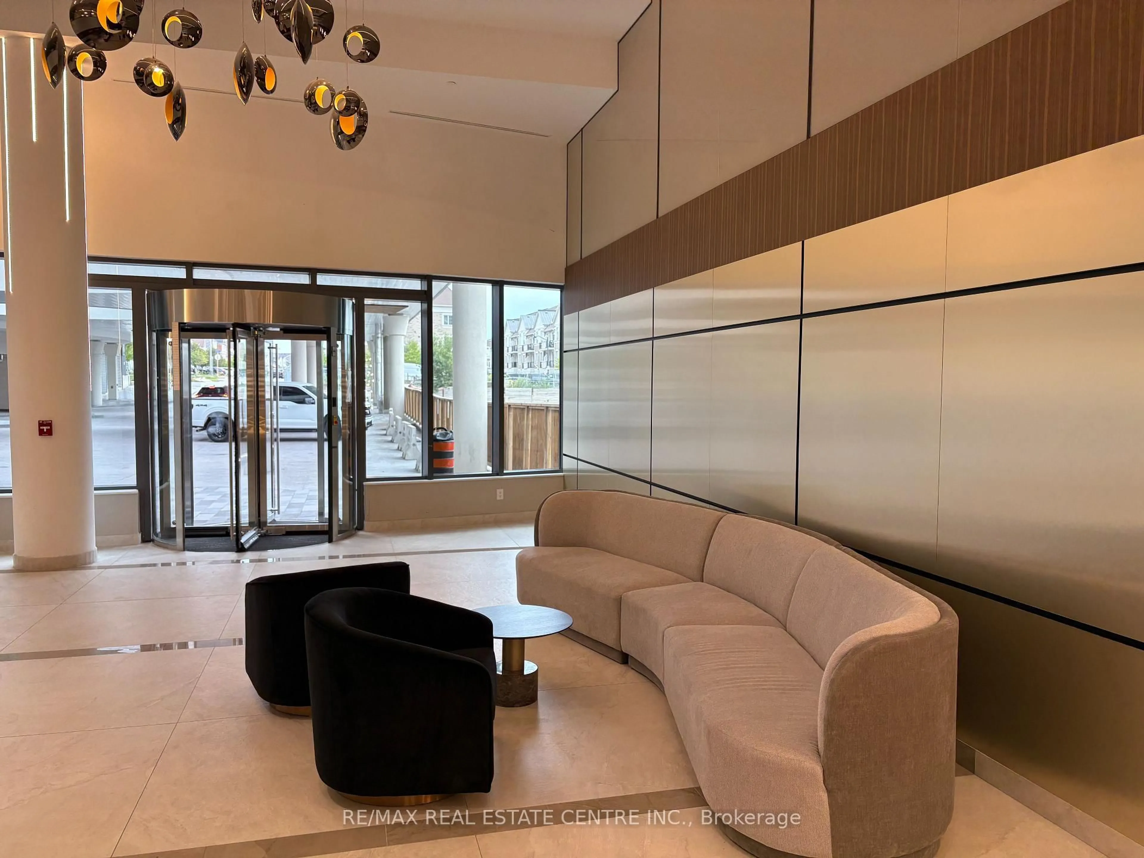 Lobby for 5105 Hurontario St #211, Mississauga Ontario L4Z 3X7