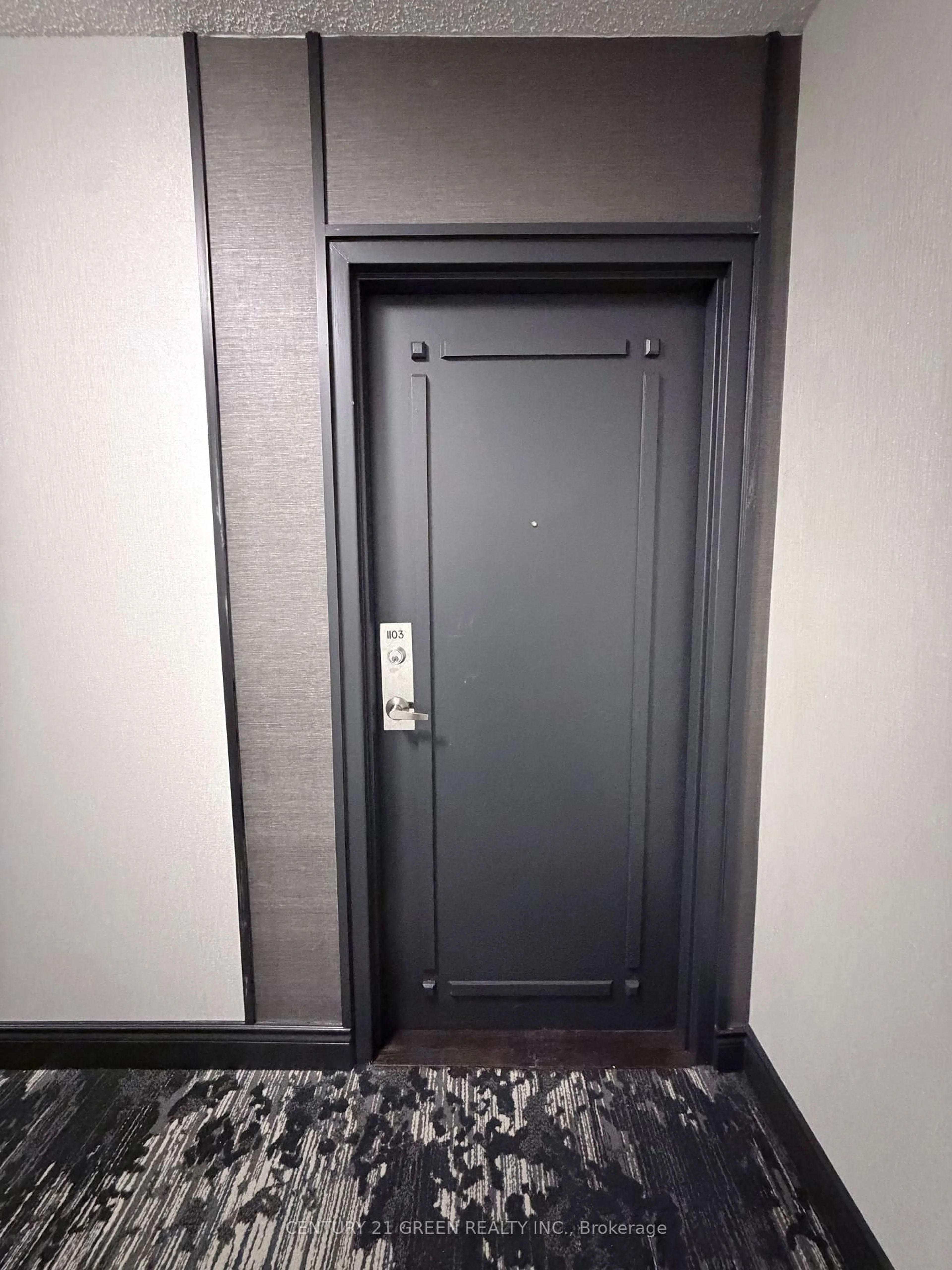 Indoor foyer for 200 Burnhamthorpe Rd #1103, Mississauga Ontario L5A 4L4