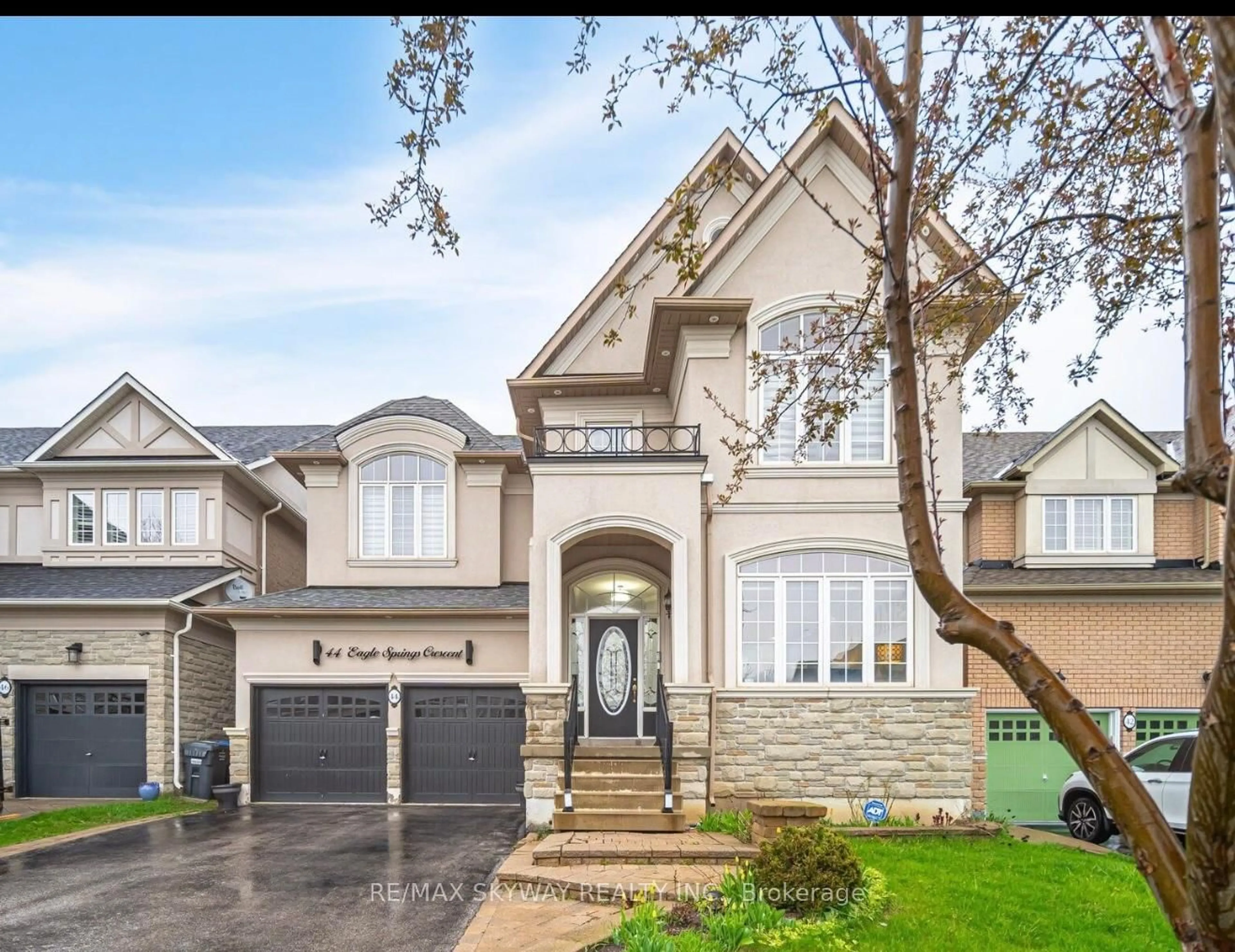 Home with brick exterior material, street for 44 Eaglesprings Cres, Brampton Ontario L6P 2W2