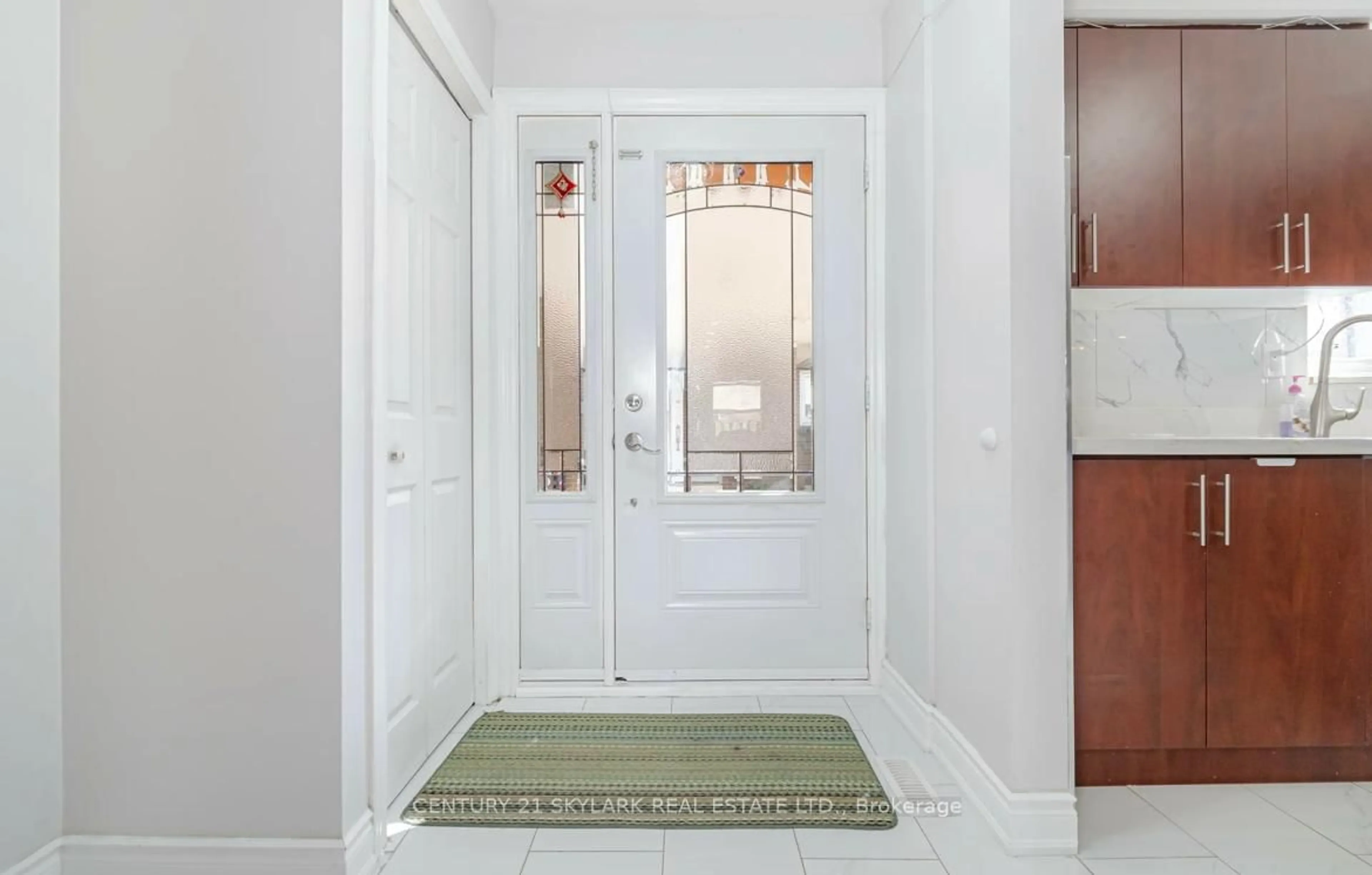 Indoor entryway for 435 Silverstone Dr #26, Toronto Ontario M9V 3K7
