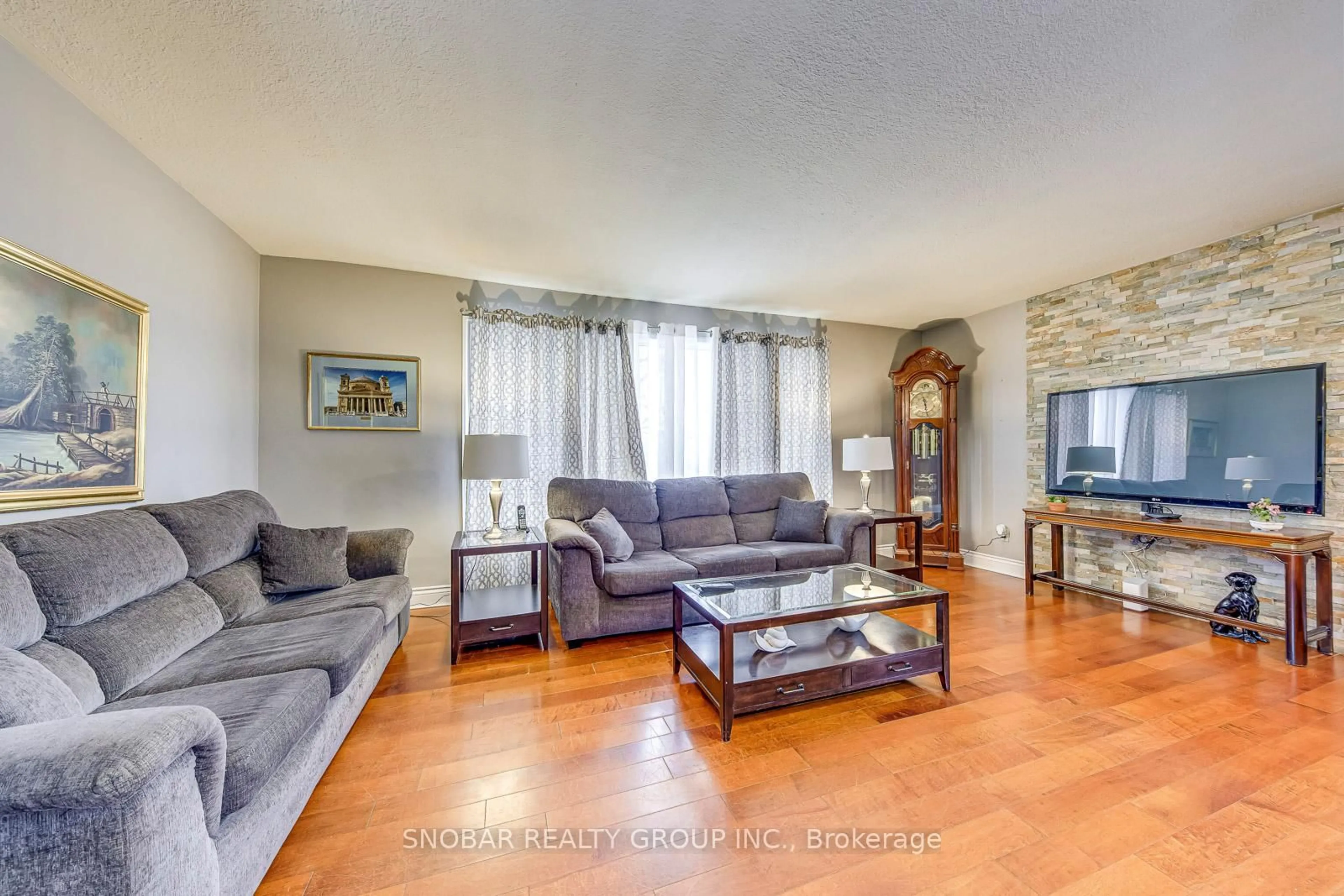 Living room with furniture, unknown for 22 Coolhurst Dr, Toronto Ontario M9W 4A5