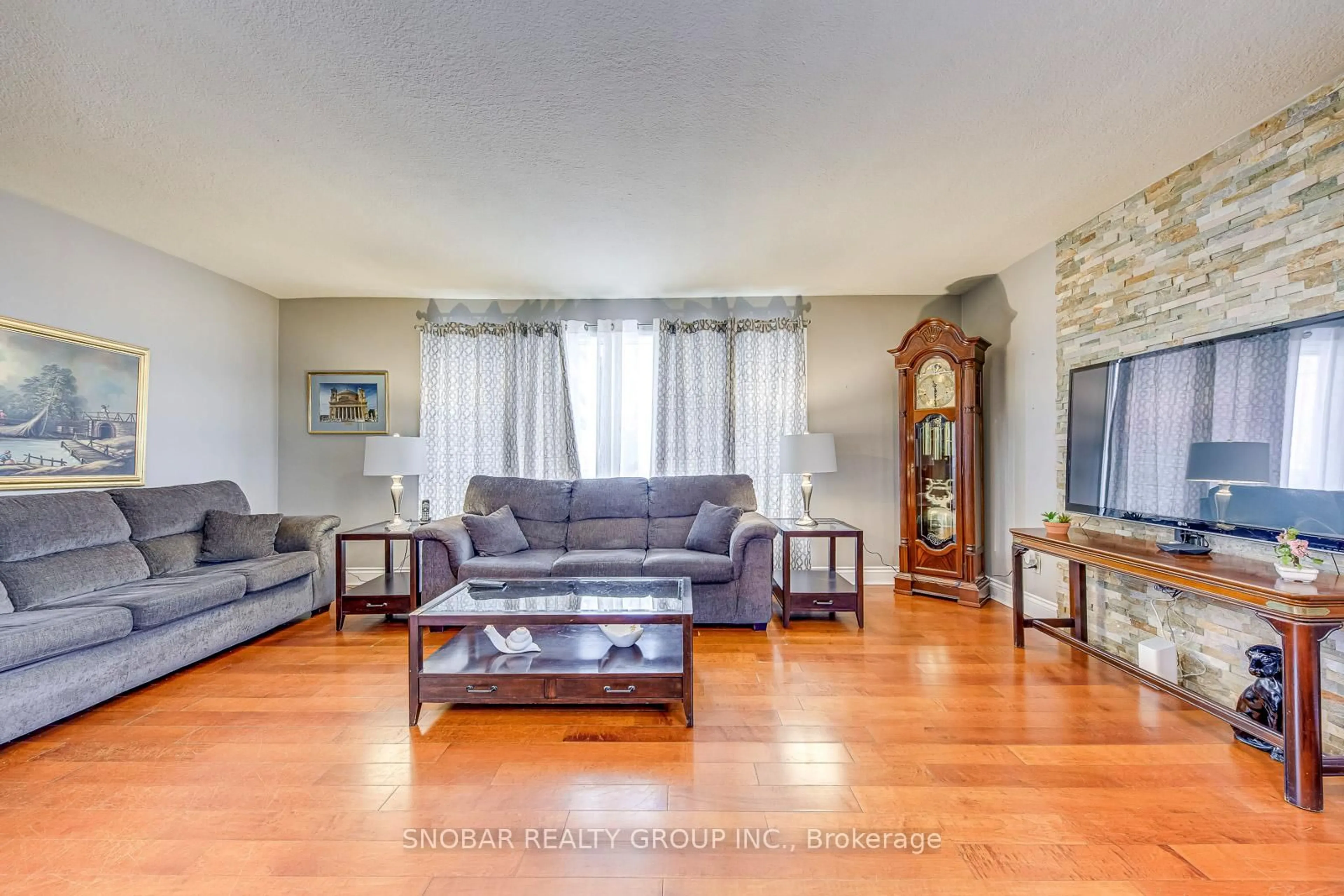Living room with furniture, unknown for 22 Coolhurst Dr, Toronto Ontario M9W 4A5