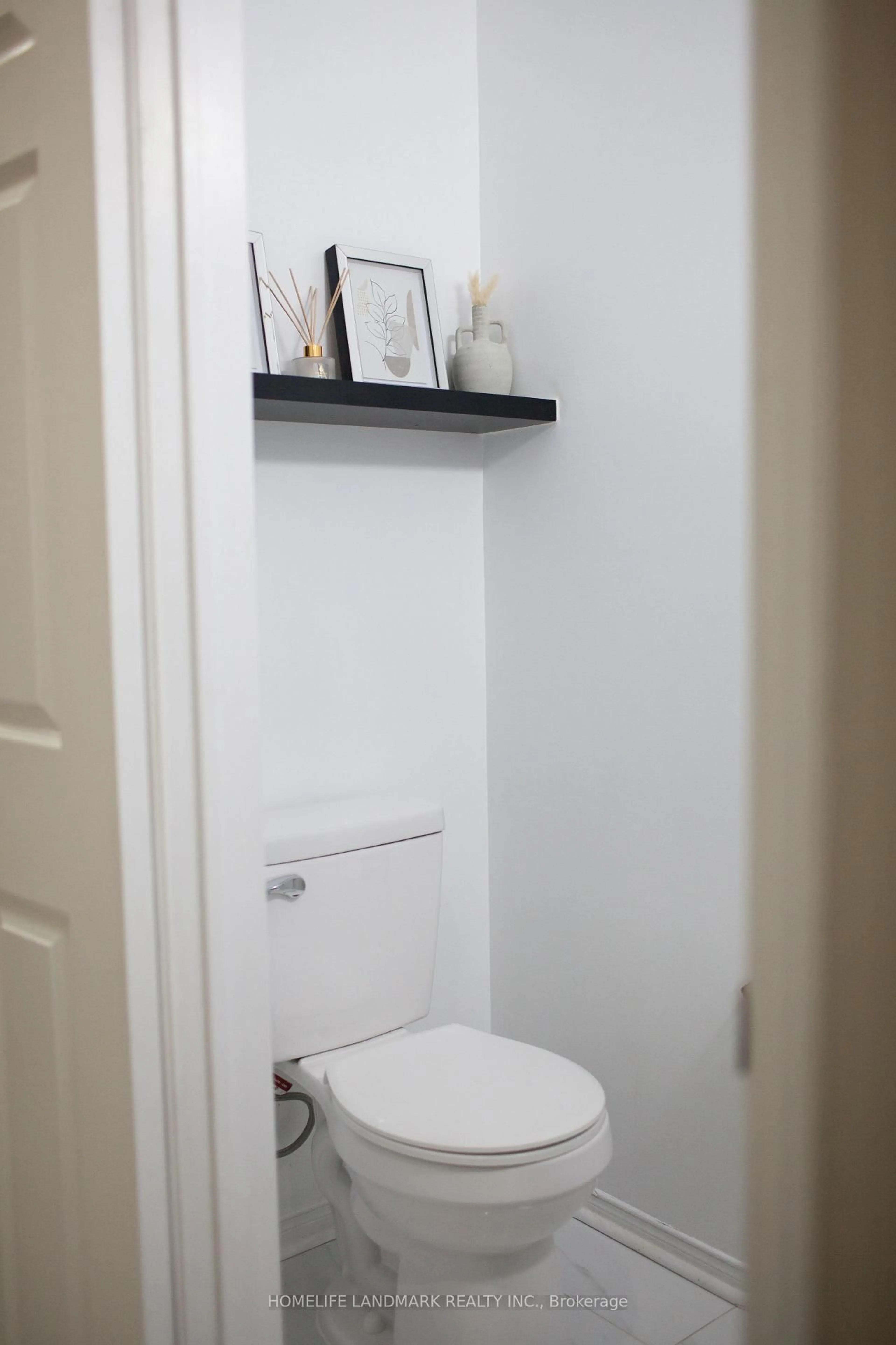 A pic of a room for 24 Cherryplum Way, Brampton Ontario L6S 6J4