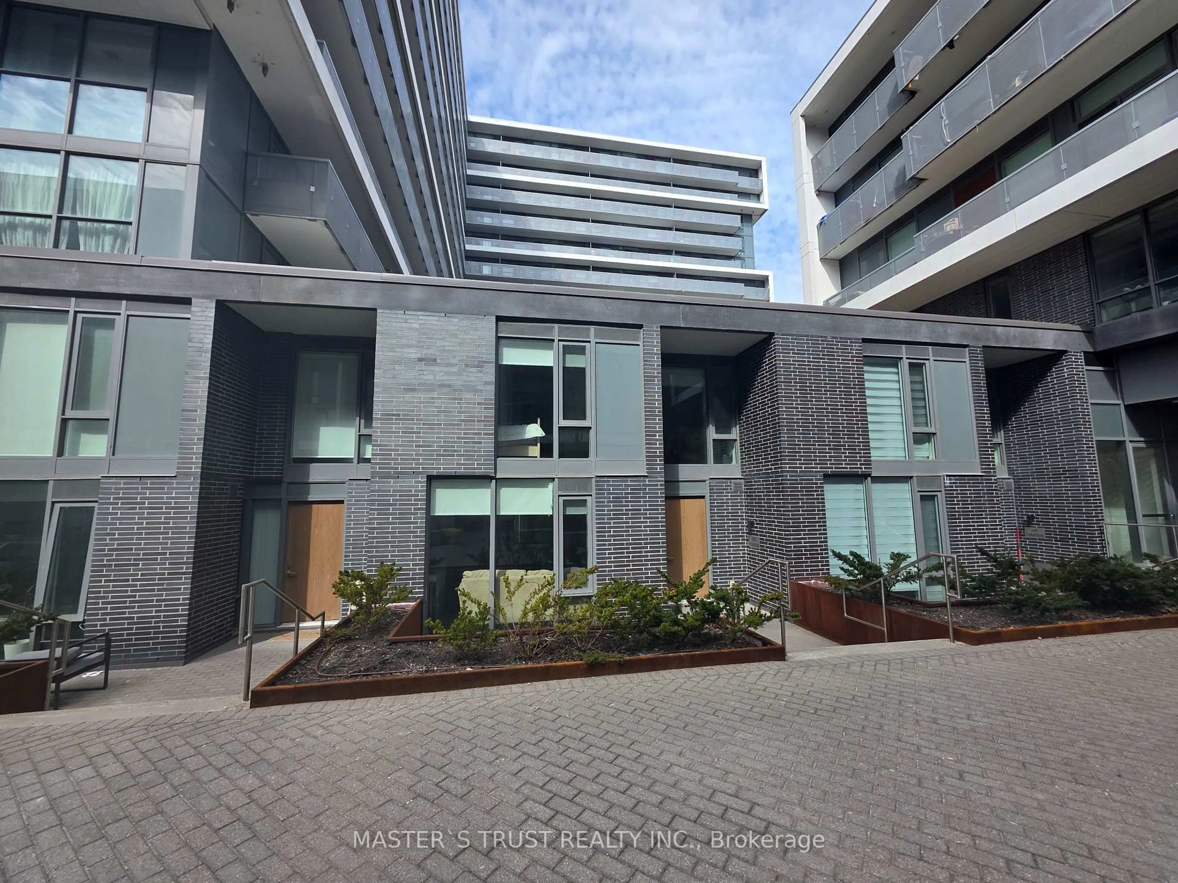 Unknown for 160 Flemington Rd #TH109, Toronto Ontario M6A 0A9