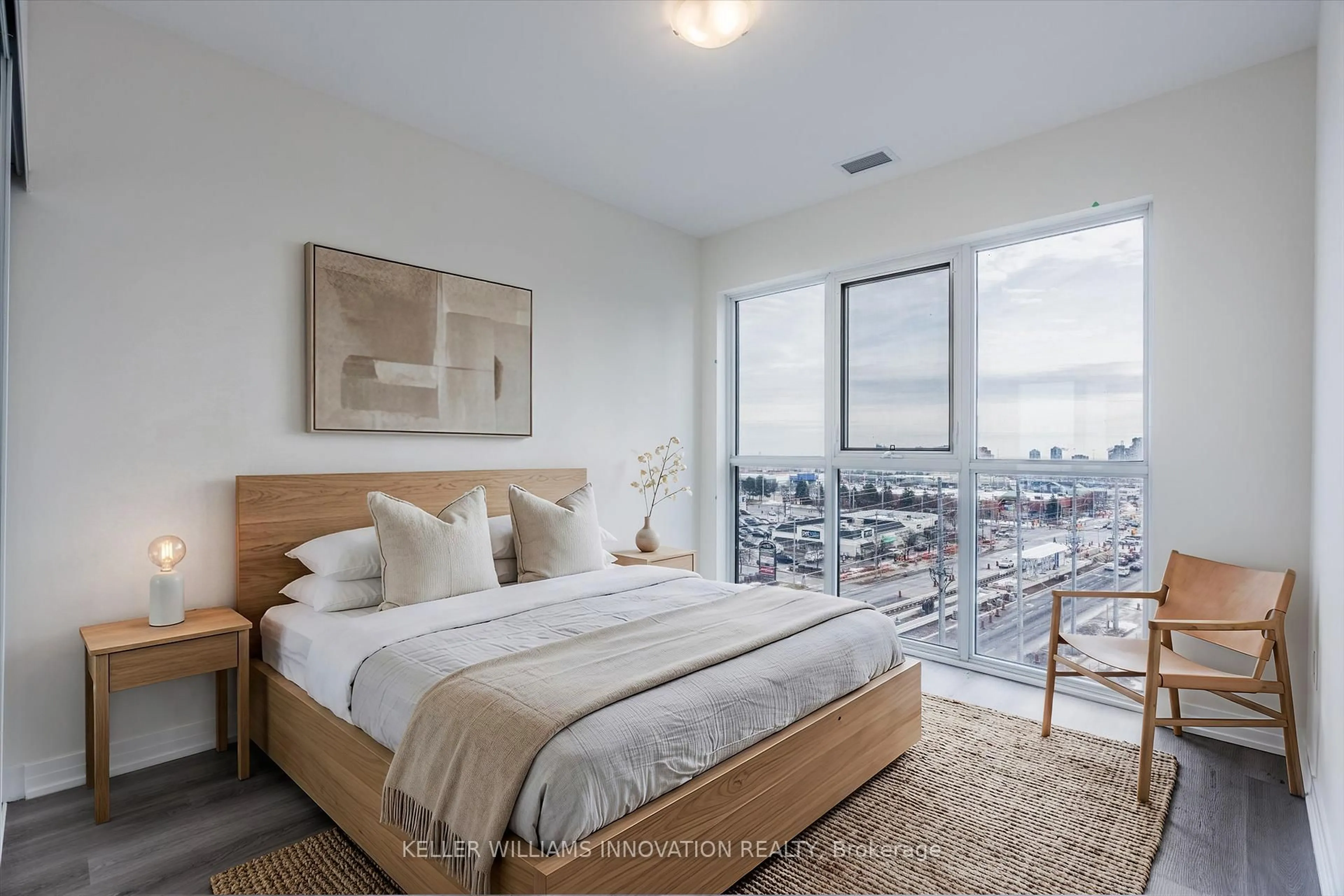 Bedroom with bed, unknown for 15 Watergarden Dr #702, Mississauga Ontario L5R 0H4