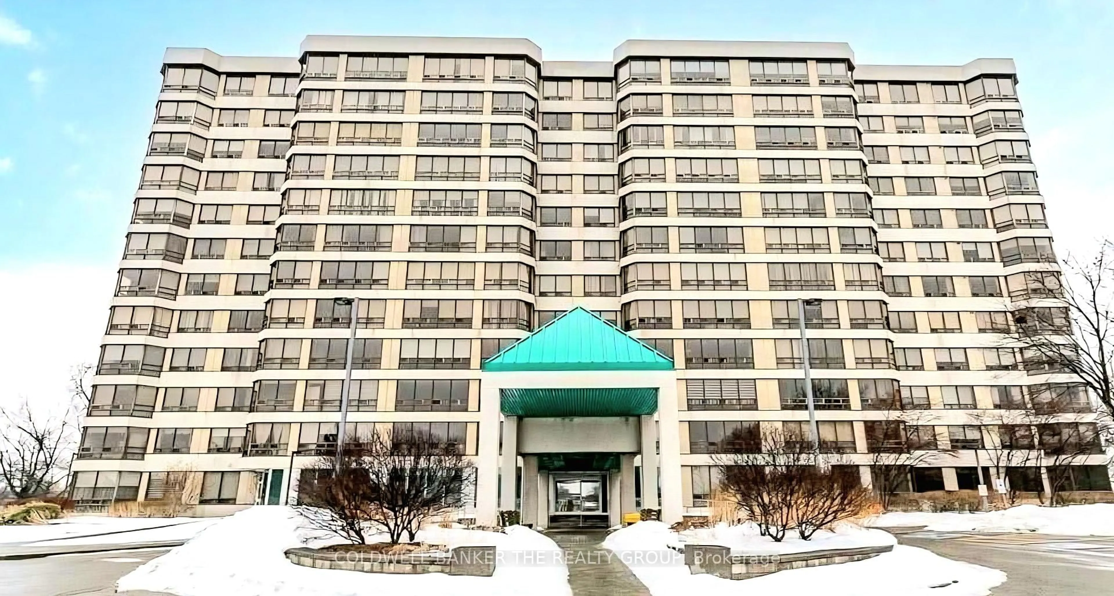 Indoor foyer for 330 Mill St #410, Brampton Ontario L6Y 3V3