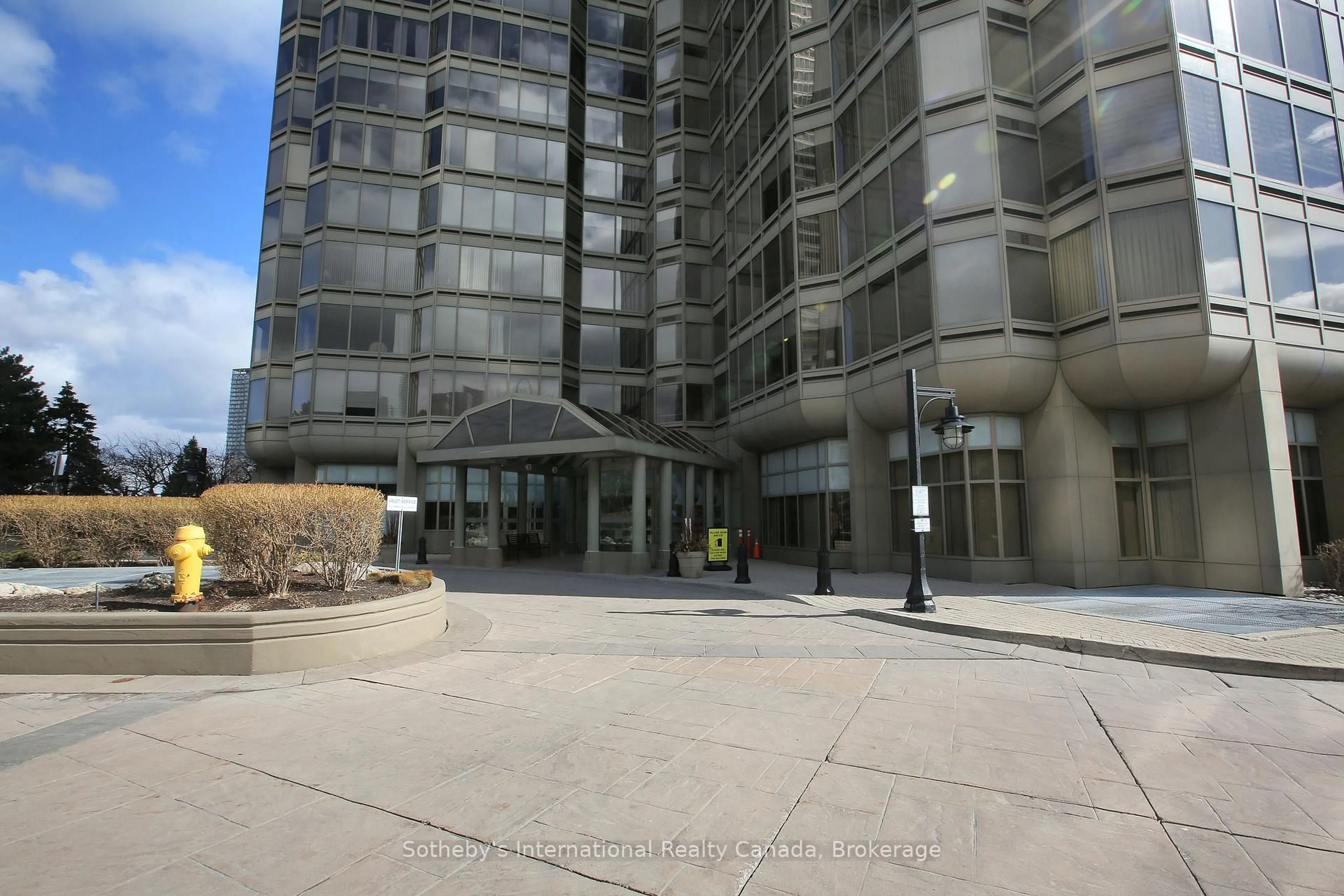 Indoor foyer for 1 Palace Pier Crt #2808, Toronto Ontario M8V 3W9