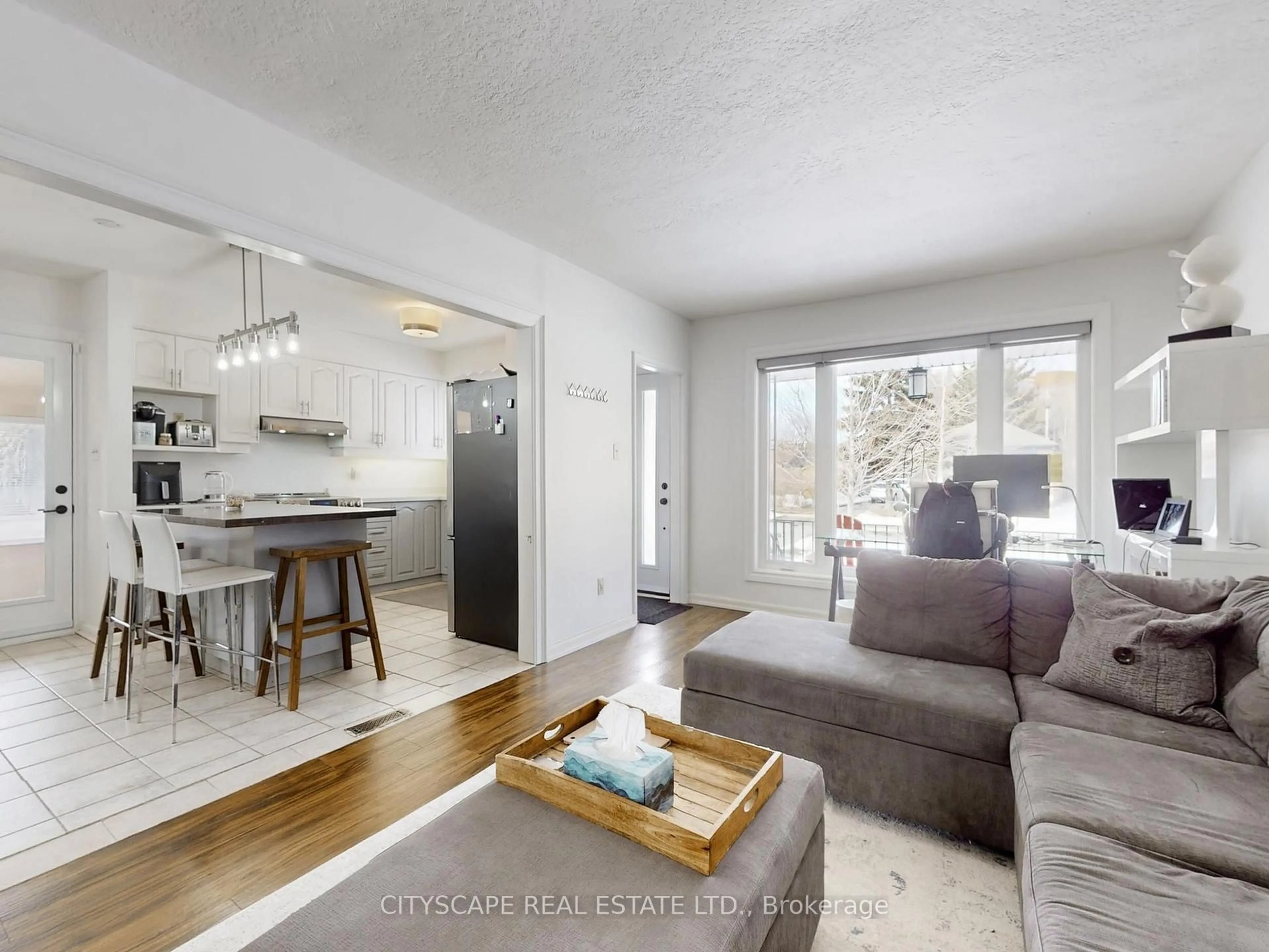 Living room with furniture, unknown for 87 Savona Dr, Toronto Ontario M8W 4V2