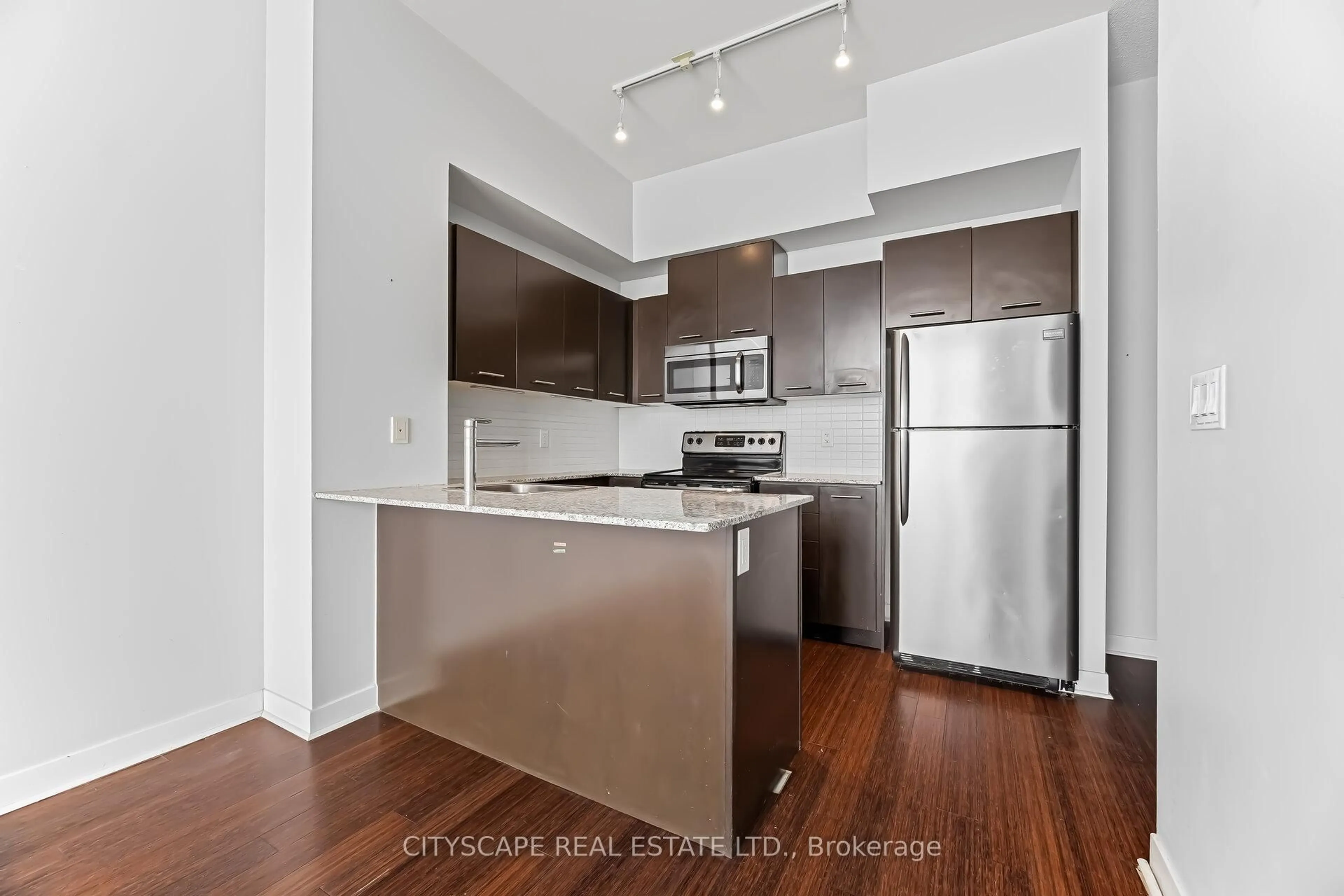 Standard kitchen, unknown for 360 Square One Dr #3212, Mississauga Ontario L5V 3A5