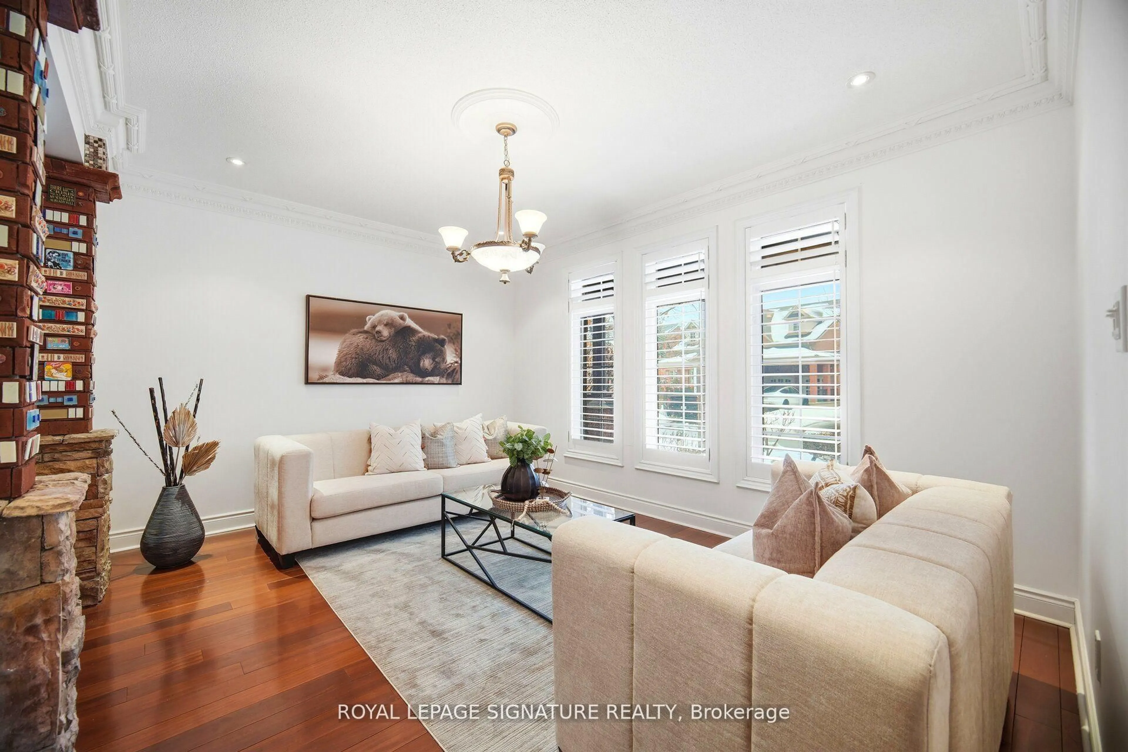 Living room with furniture, unknown for 1592 Hallstone Rd, Brampton Ontario L6Y 5K8