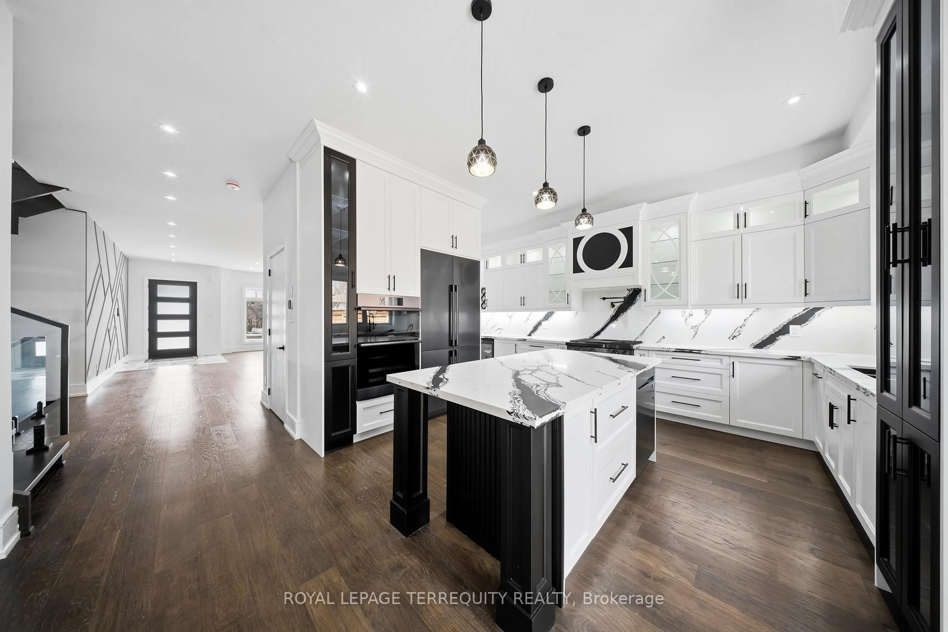 Contemporary kitchen, unknown for 193 Mateo Pl, Mississauga Ontario L5A 0A5