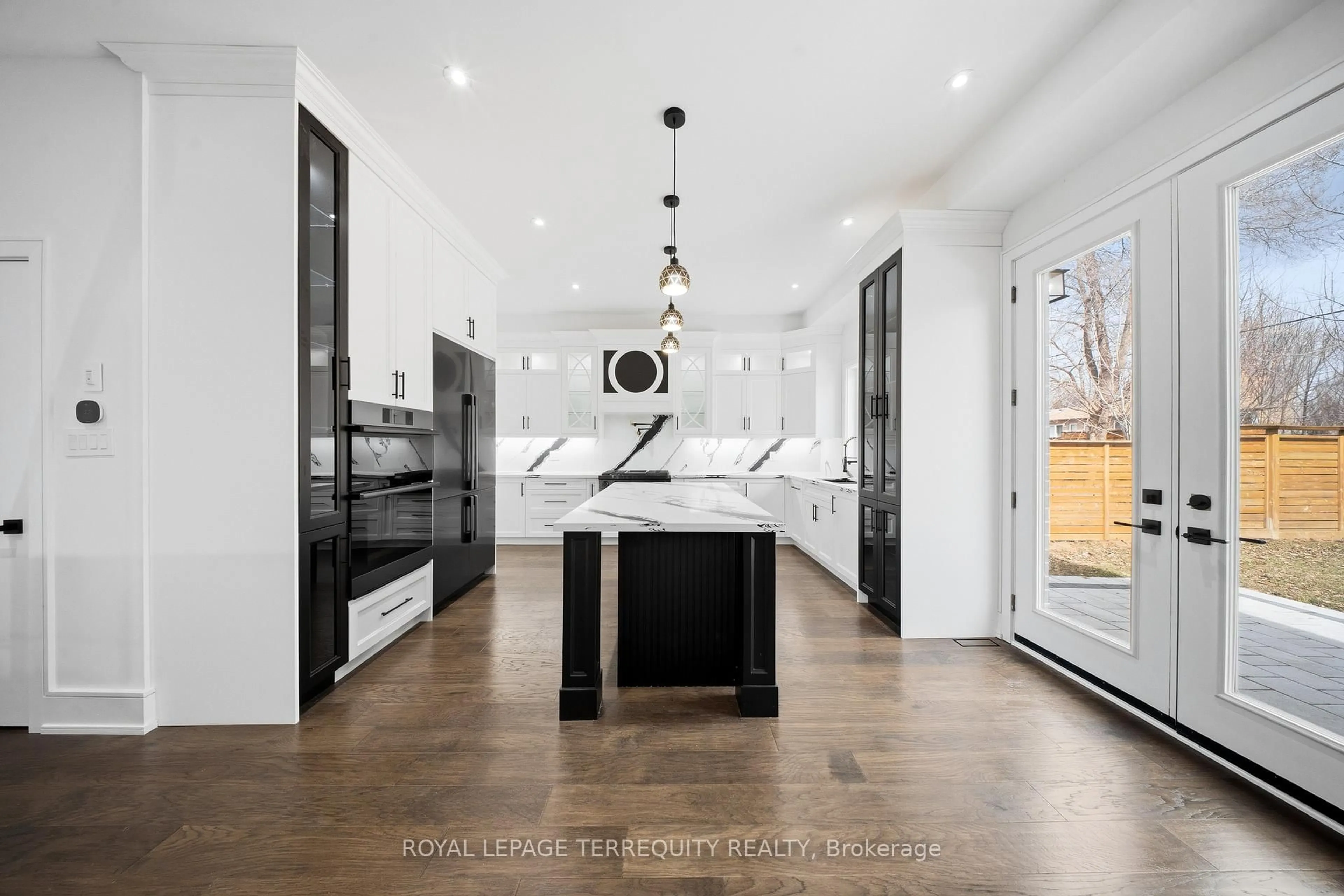 Contemporary kitchen, unknown for 193 Mateo Pl, Mississauga Ontario L5A 0A5