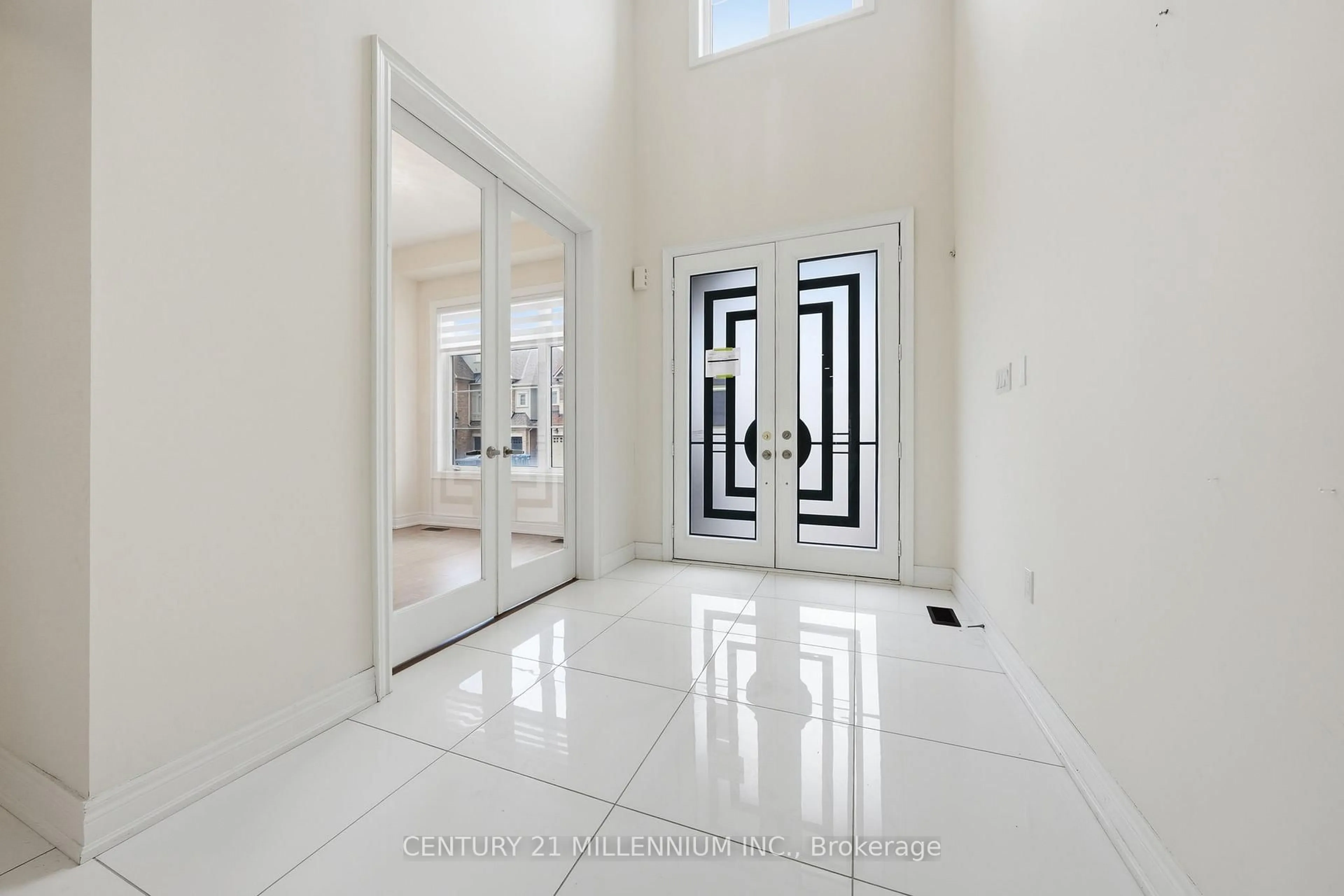 Indoor entryway for 29 Midmorning Rd, Brampton Ontario L6X 5R5