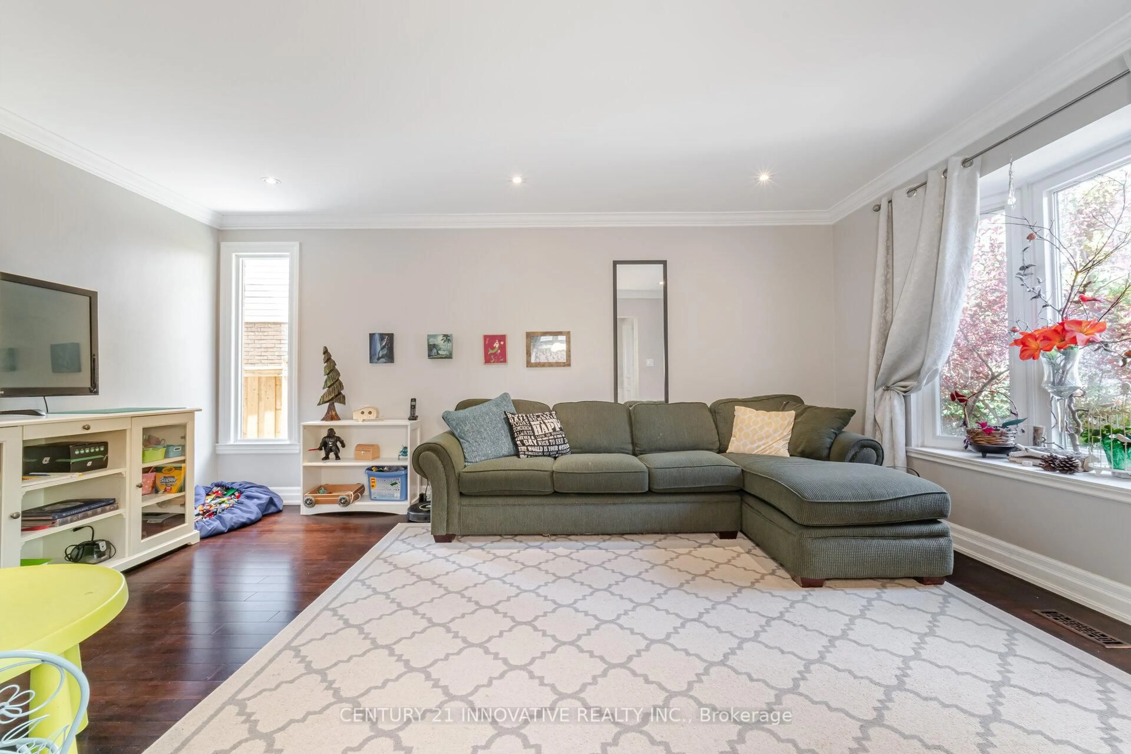 Living room with furniture, unknown for 37 Massey St, Brampton Ontario L6S 2V7