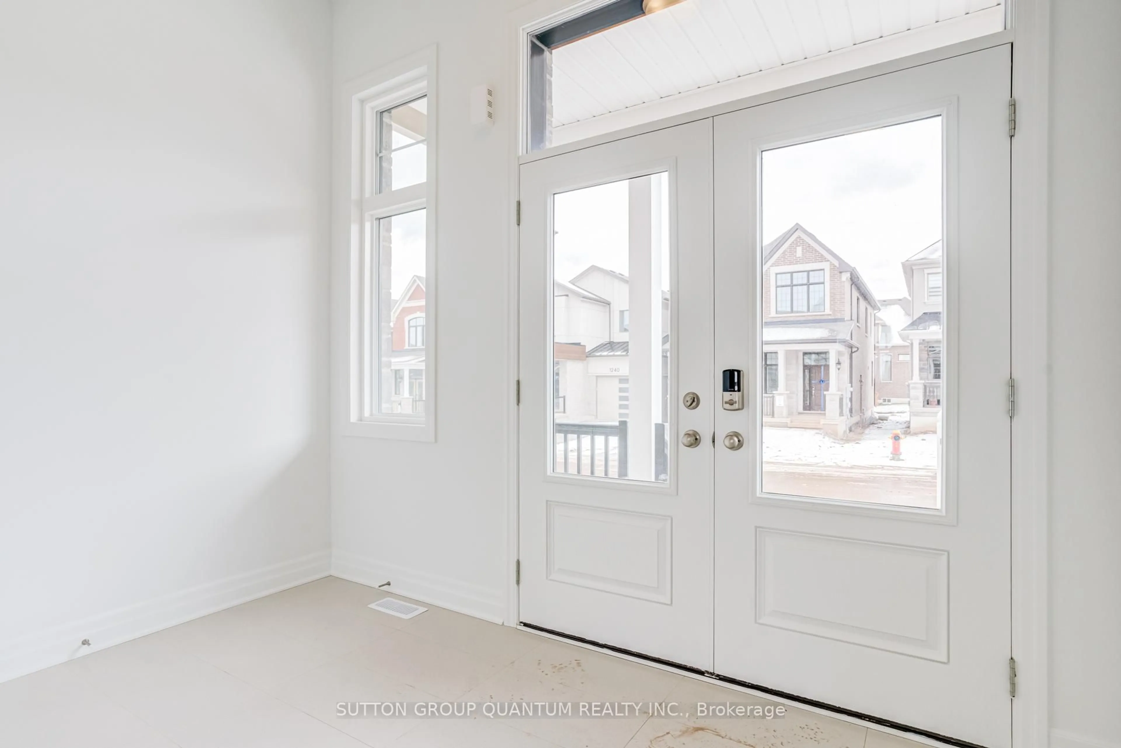 Indoor entryway for 1235 Black Bear Tr, Oakville Ontario L6H 8B2