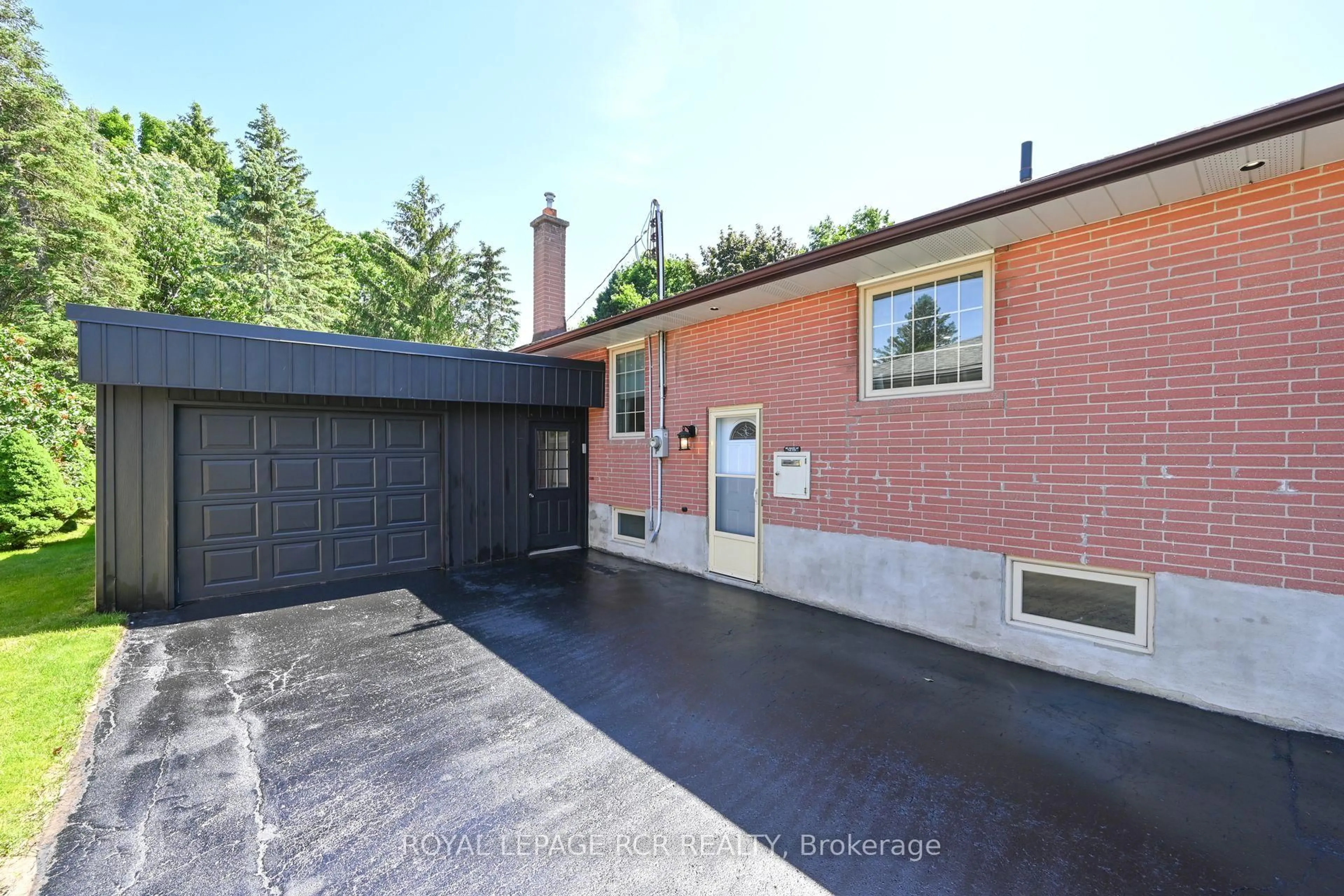 Home with brick exterior material, street for 88 Mccarthy St, Orangeville Ontario L9W 1B3