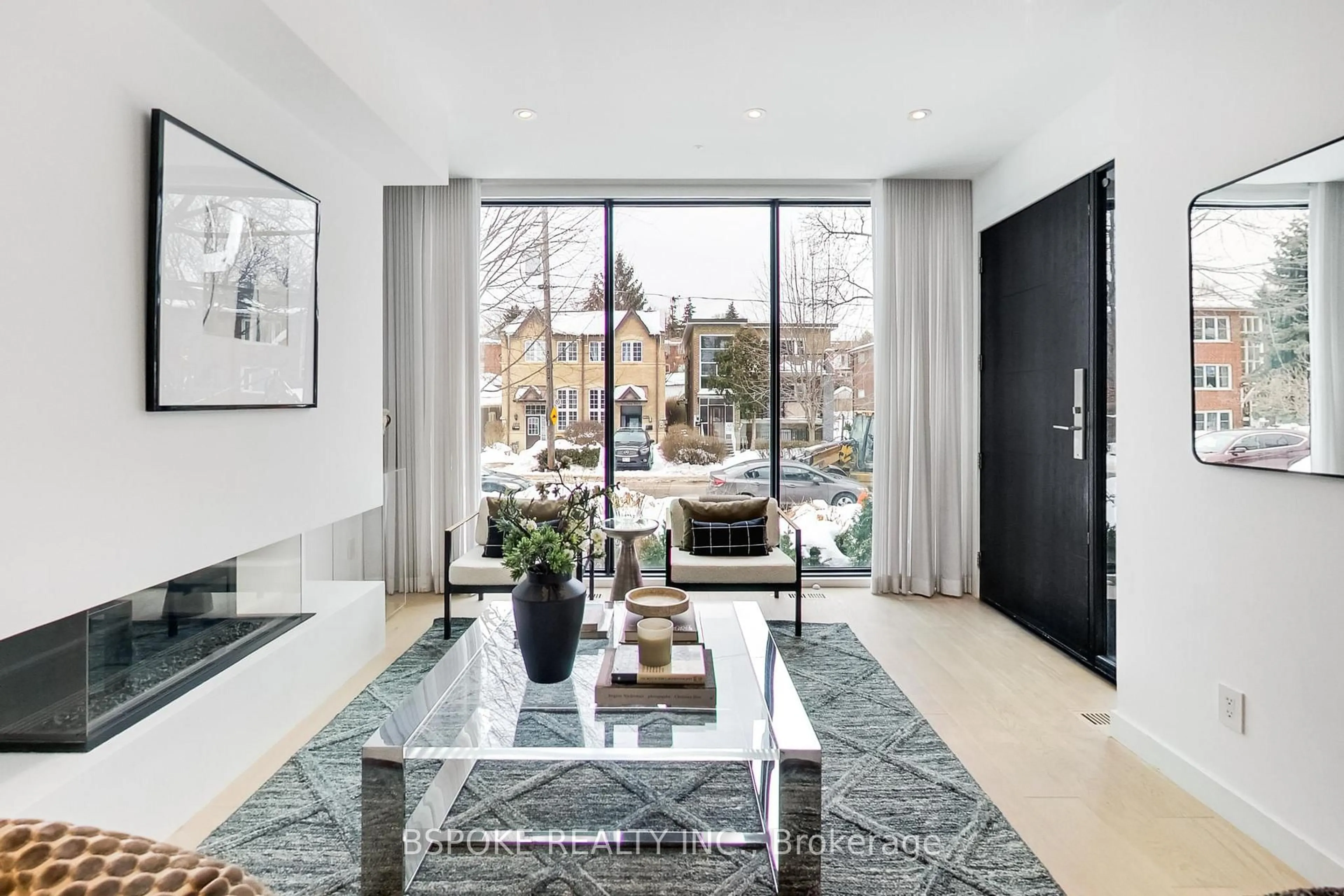 Indoor entryway for 270 Indian Grve, Toronto Ontario M6P 2H5