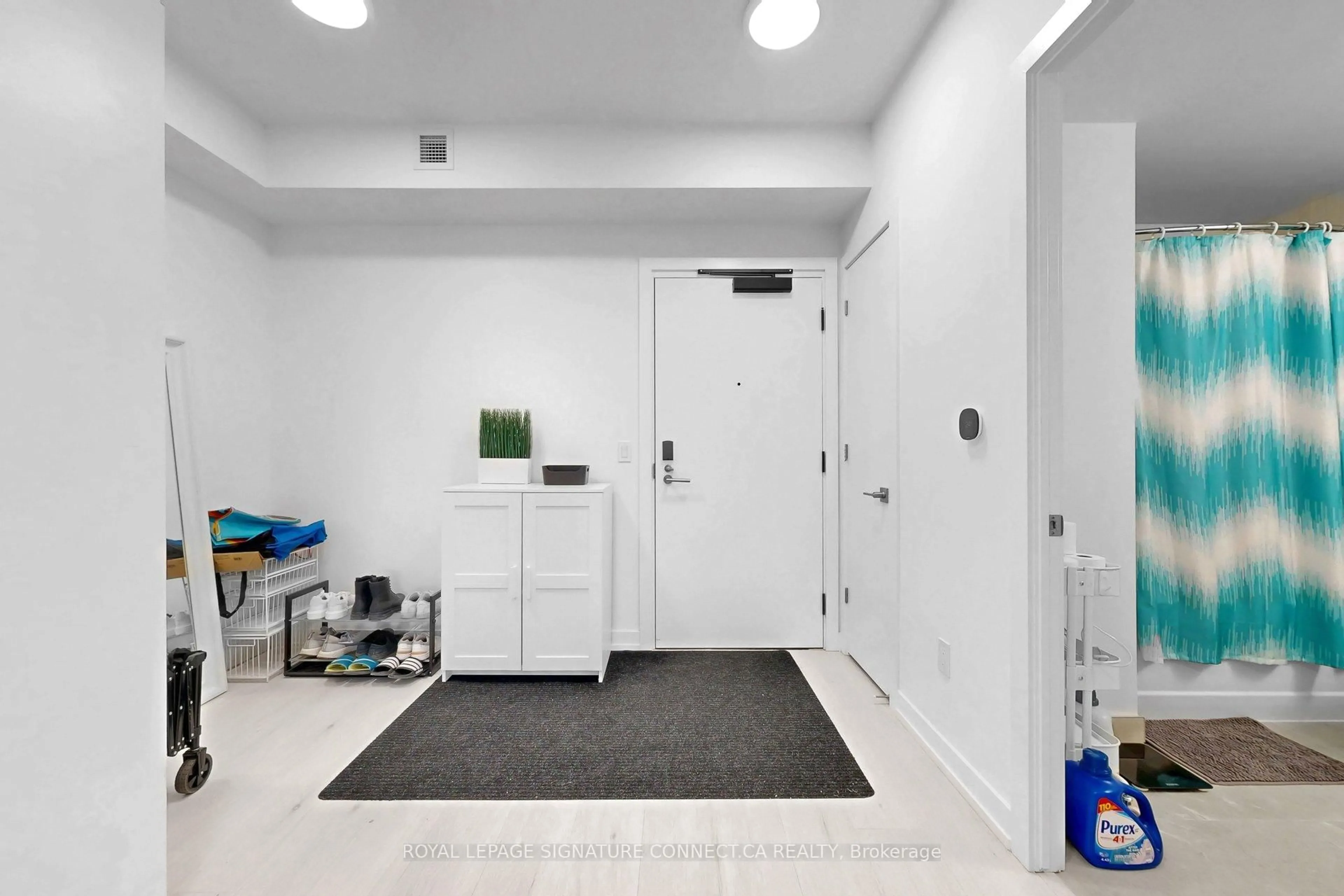 Indoor entryway for 2501 Saw Whet Blvd #509, Oakville Ontario L6M 5N2