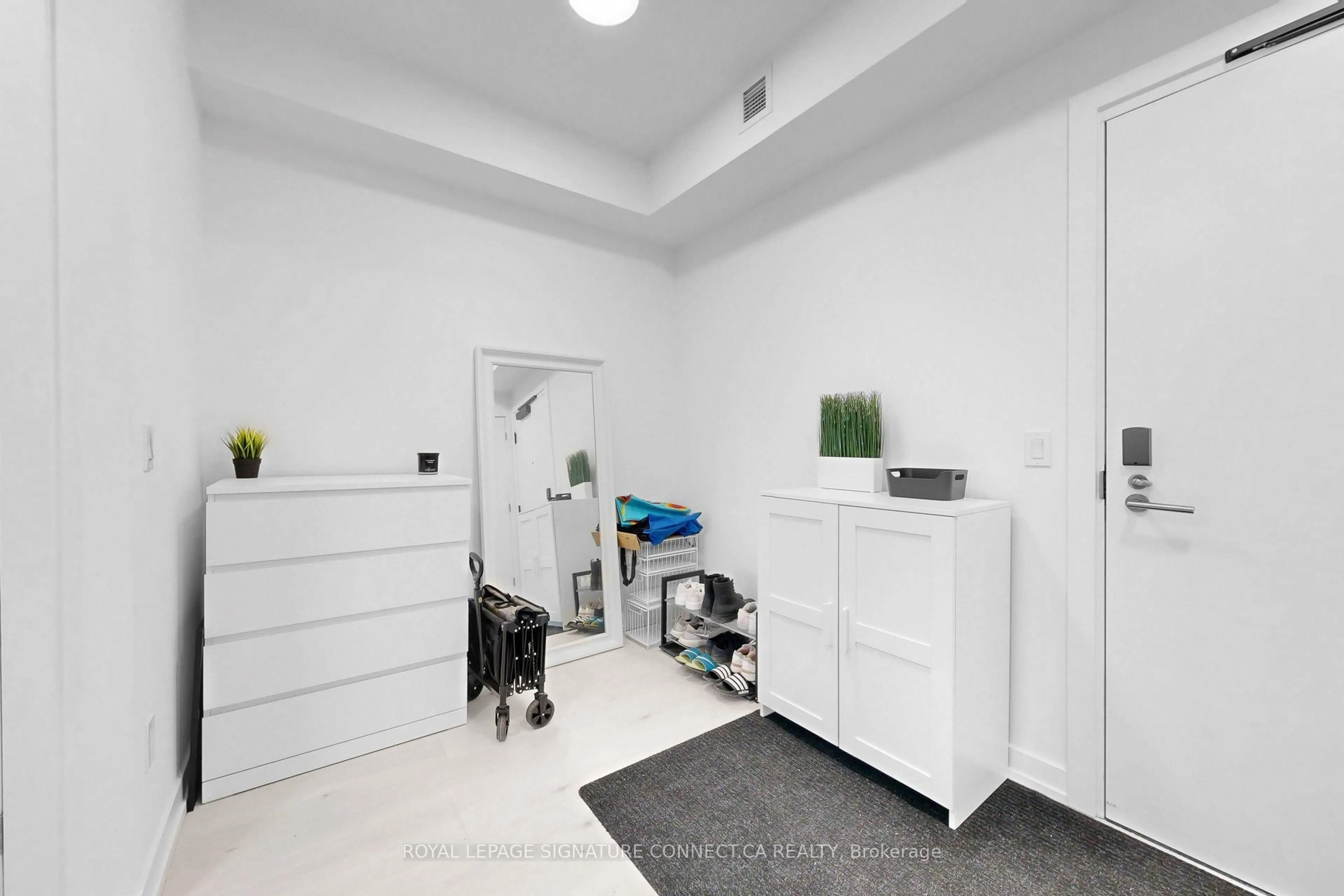 A pic of a room for 2501 Saw Whet Blvd #509, Oakville Ontario L6M 5N2