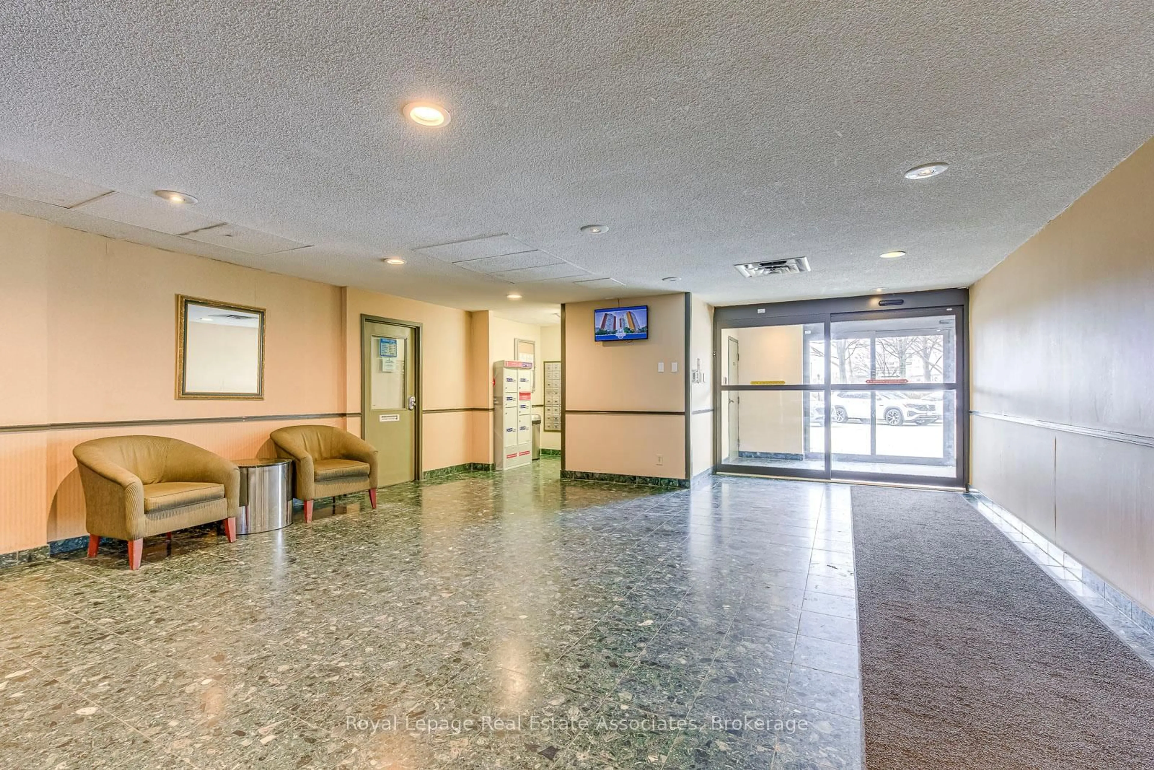 Lobby for 4185 Shipp Dr #Ph18, Mississauga Ontario L4Z 2Y8
