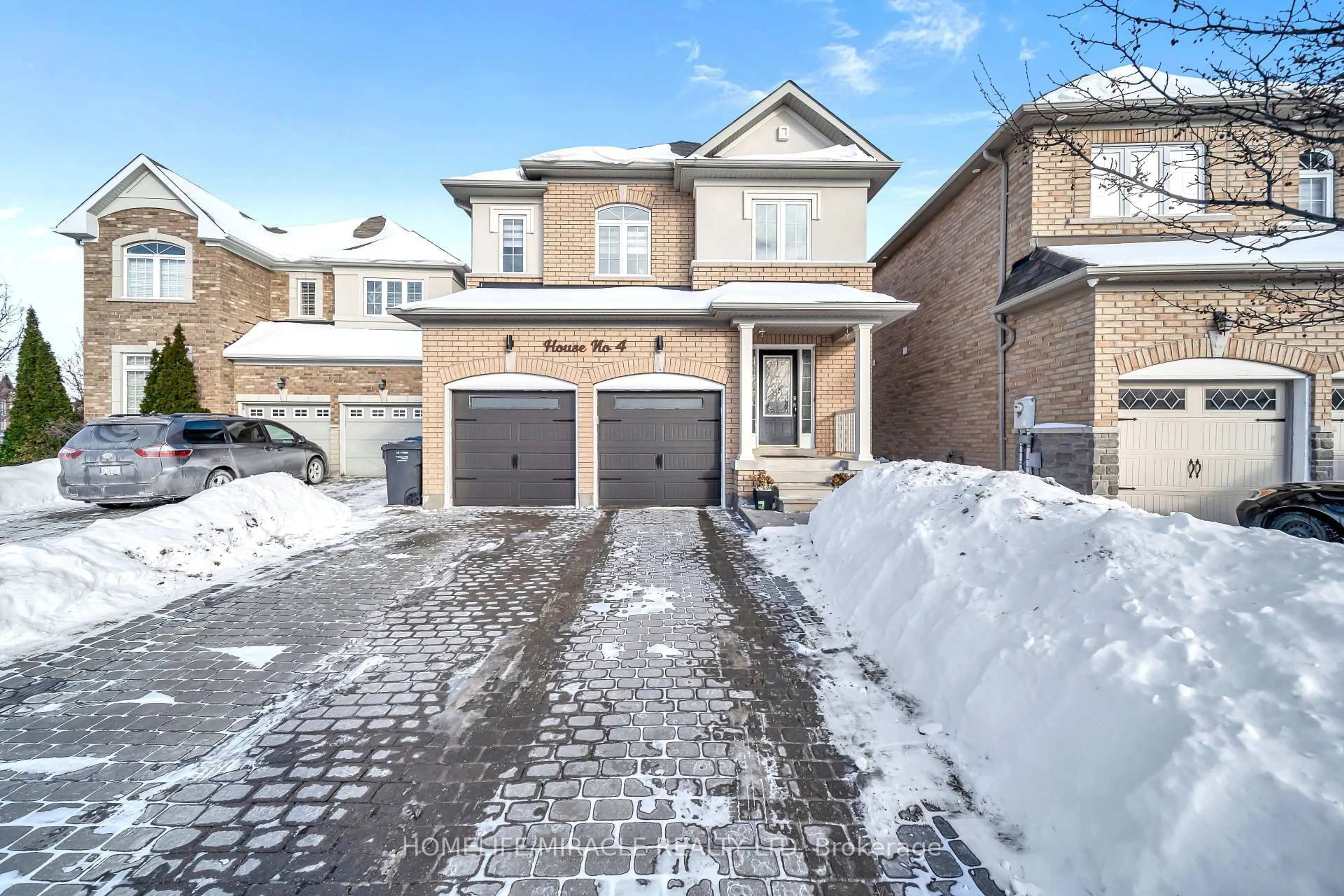 Unknown for 4 Templeton Crt, Brampton Ontario L6P 3B2