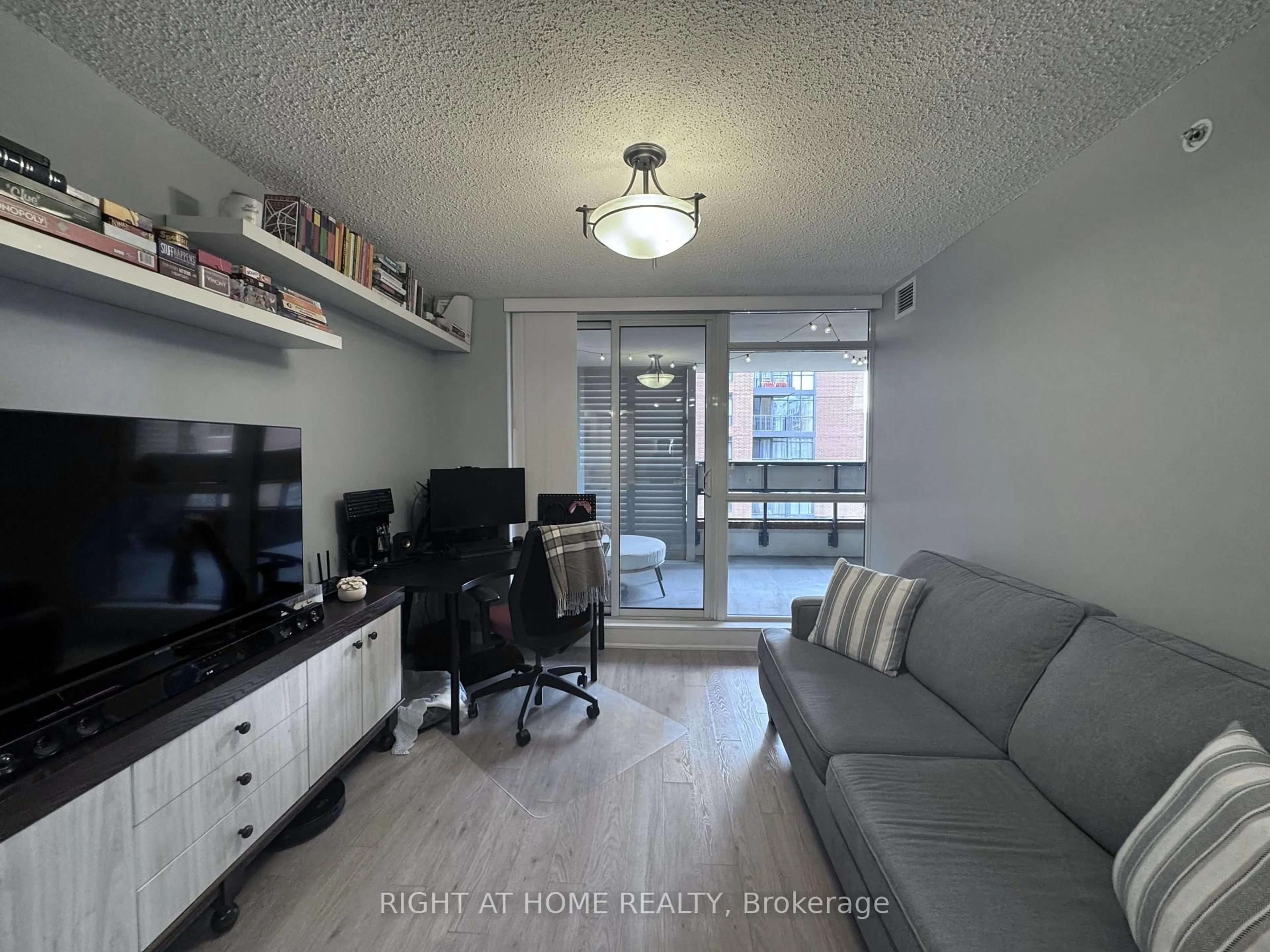 A pic of a room for 36 Via Bagnato #428, Toronto Ontario M6A 0B7