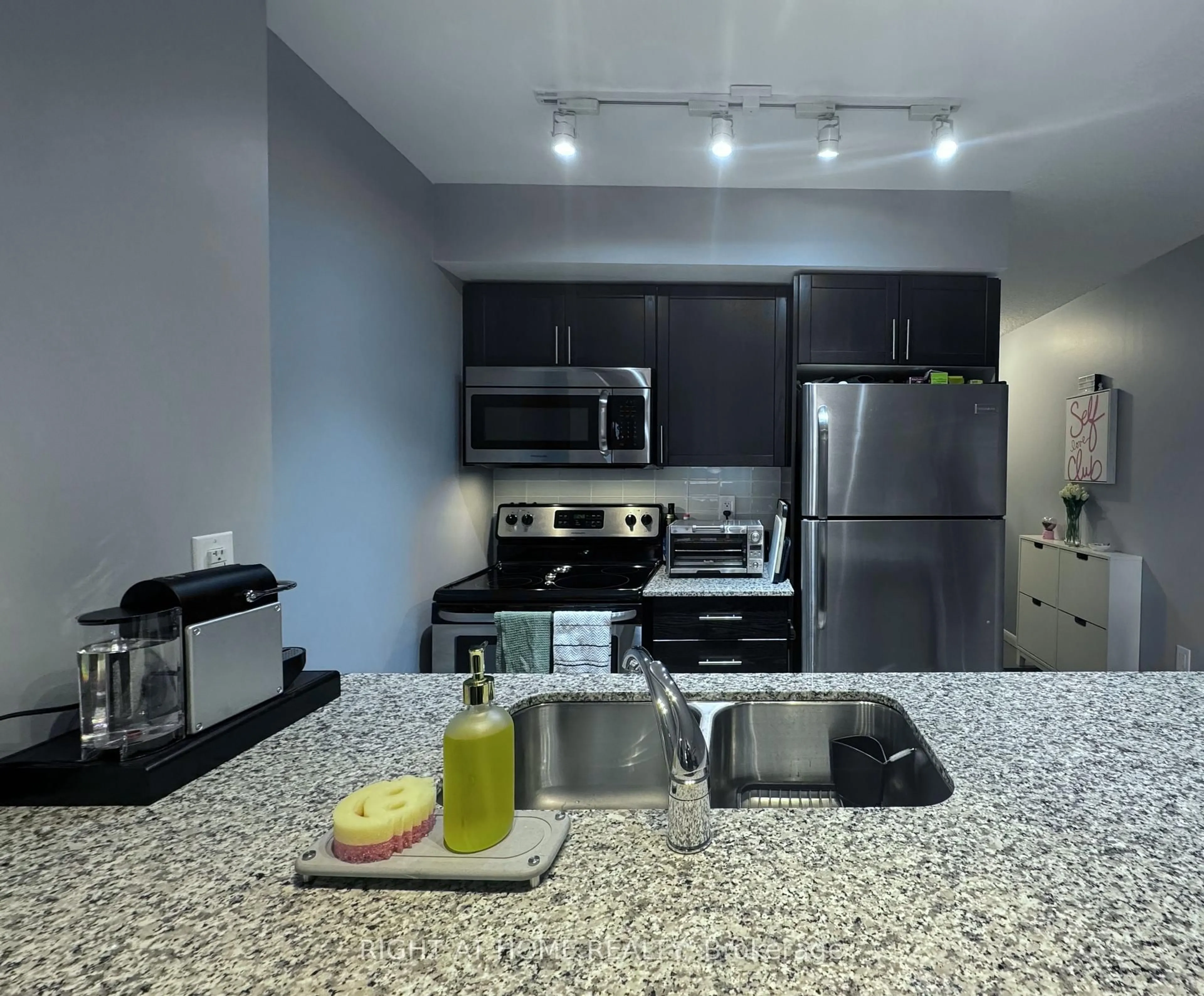 Standard kitchen, unknown for 36 Via Bagnato #428, Toronto Ontario M6A 0B7