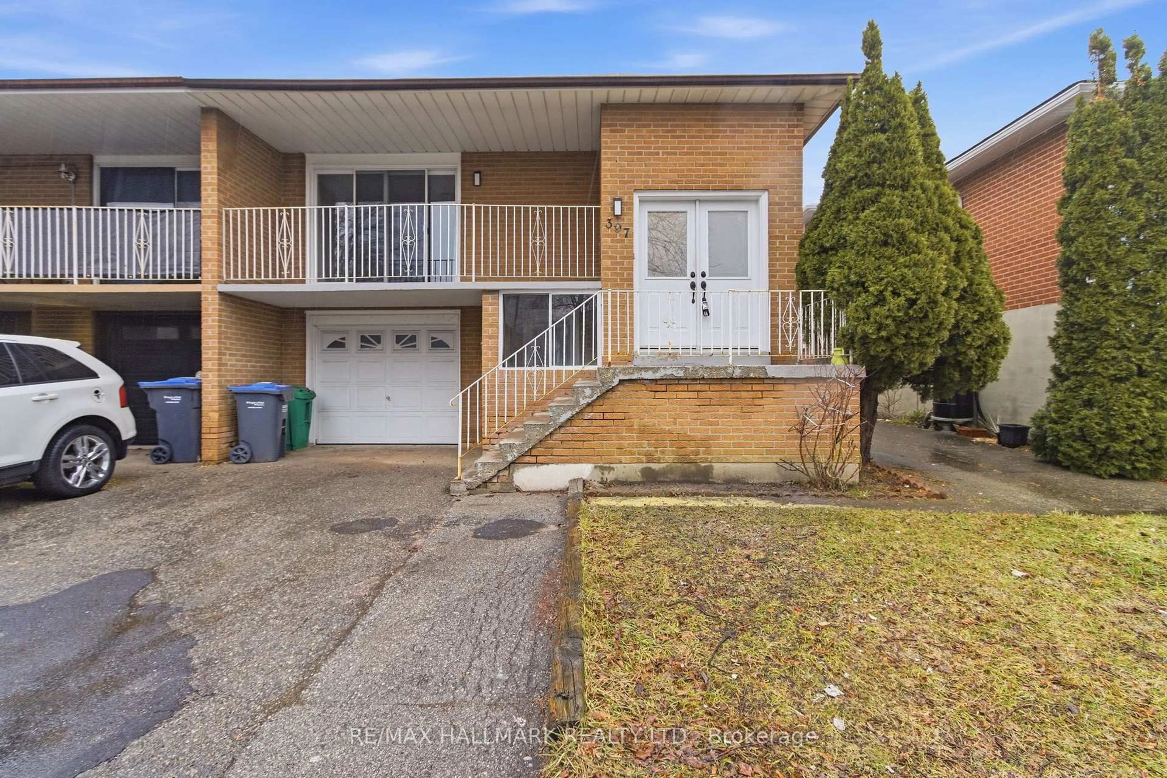 A pic from outside/outdoor area/front of a property/back of a property/a pic from drone, street for 397 Archdekin Dr, Brampton Ontario L6V 3G1