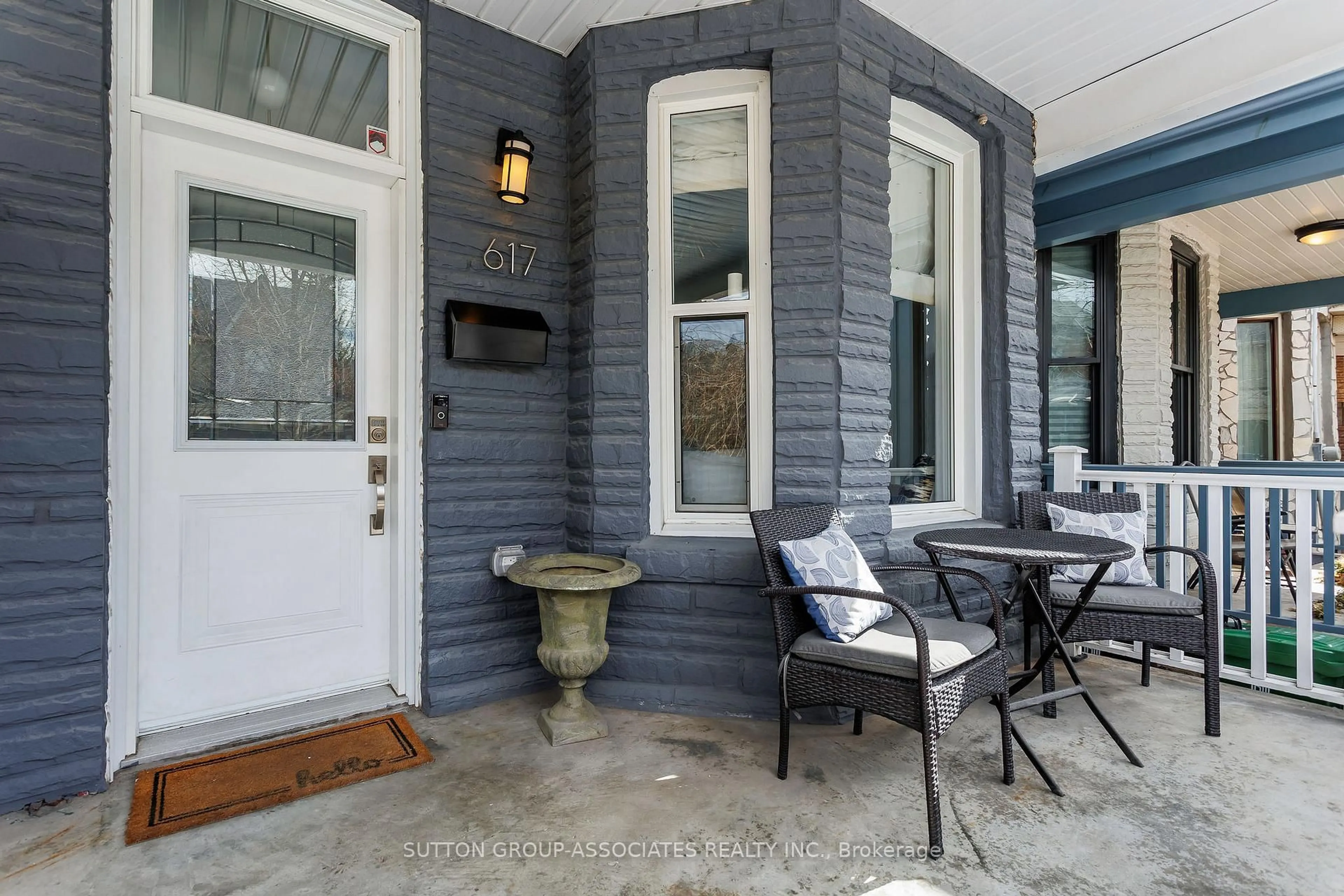 Patio, street for 617 Gladstone Ave, Toronto Ontario M6H 3J3