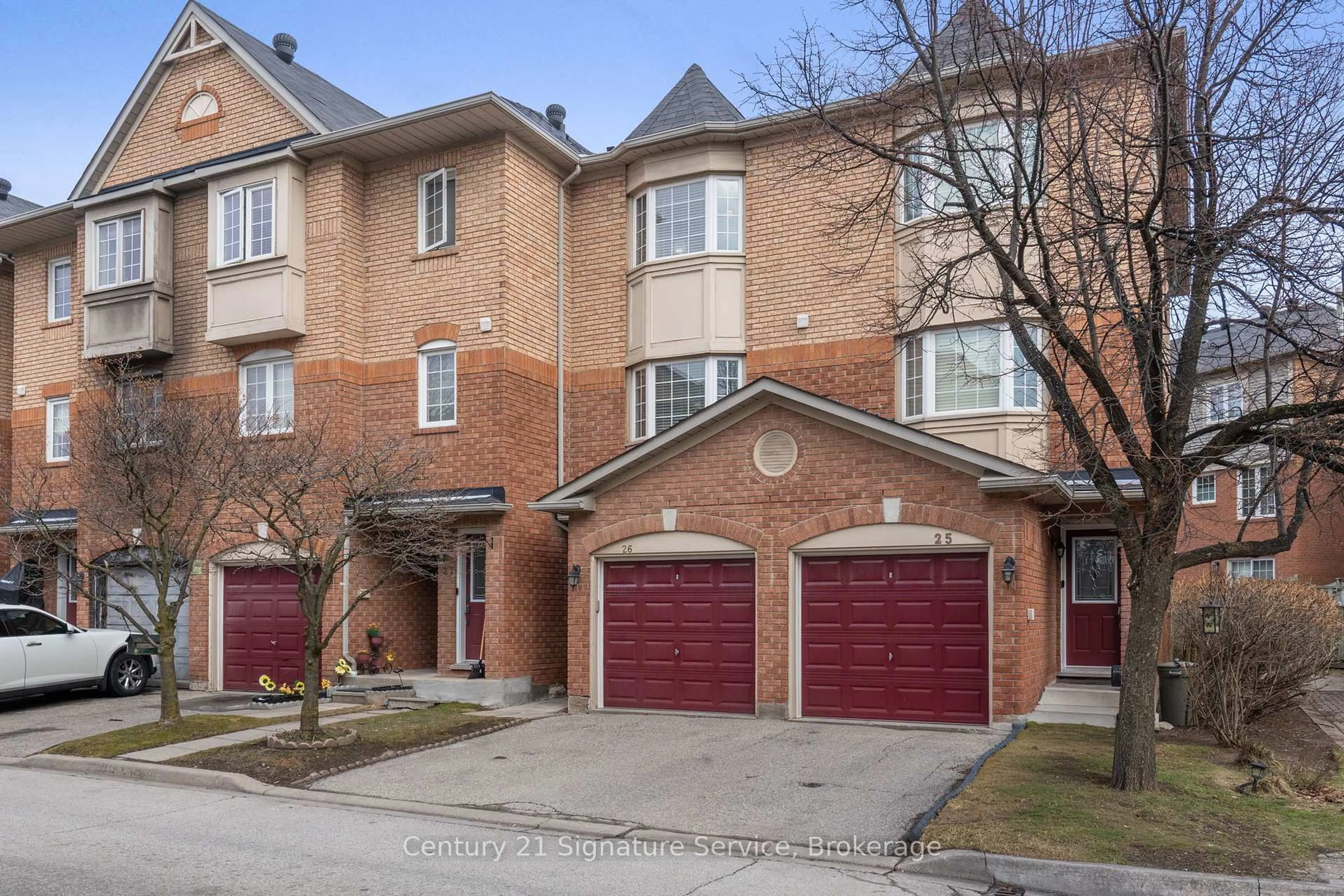 Home with brick exterior material, street for 6950 Tenth Line #26, Mississauga Ontario L5N 6Y1